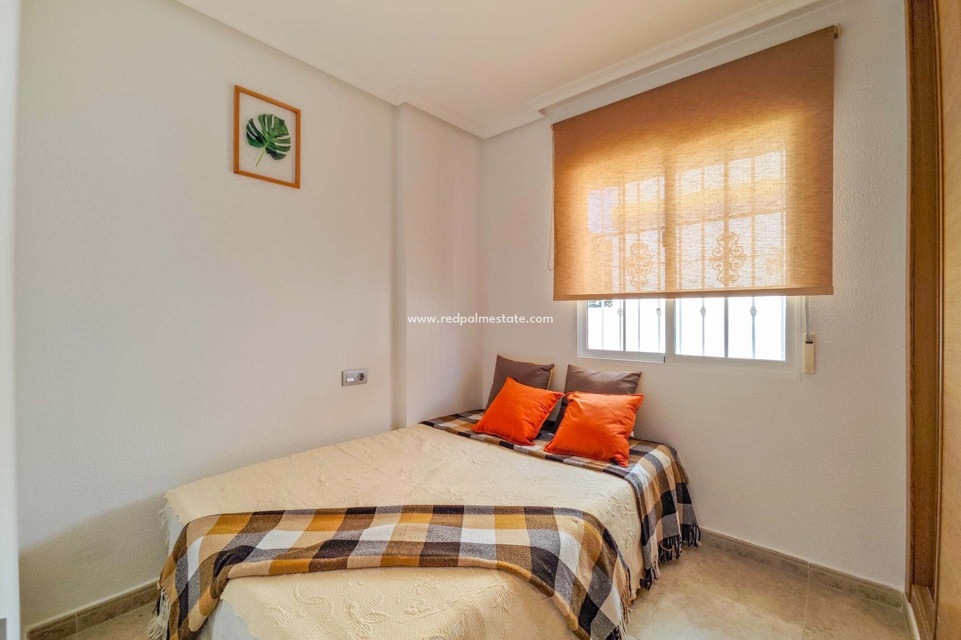 Återförsäljning - Villa -
Torrevieja - La Mata