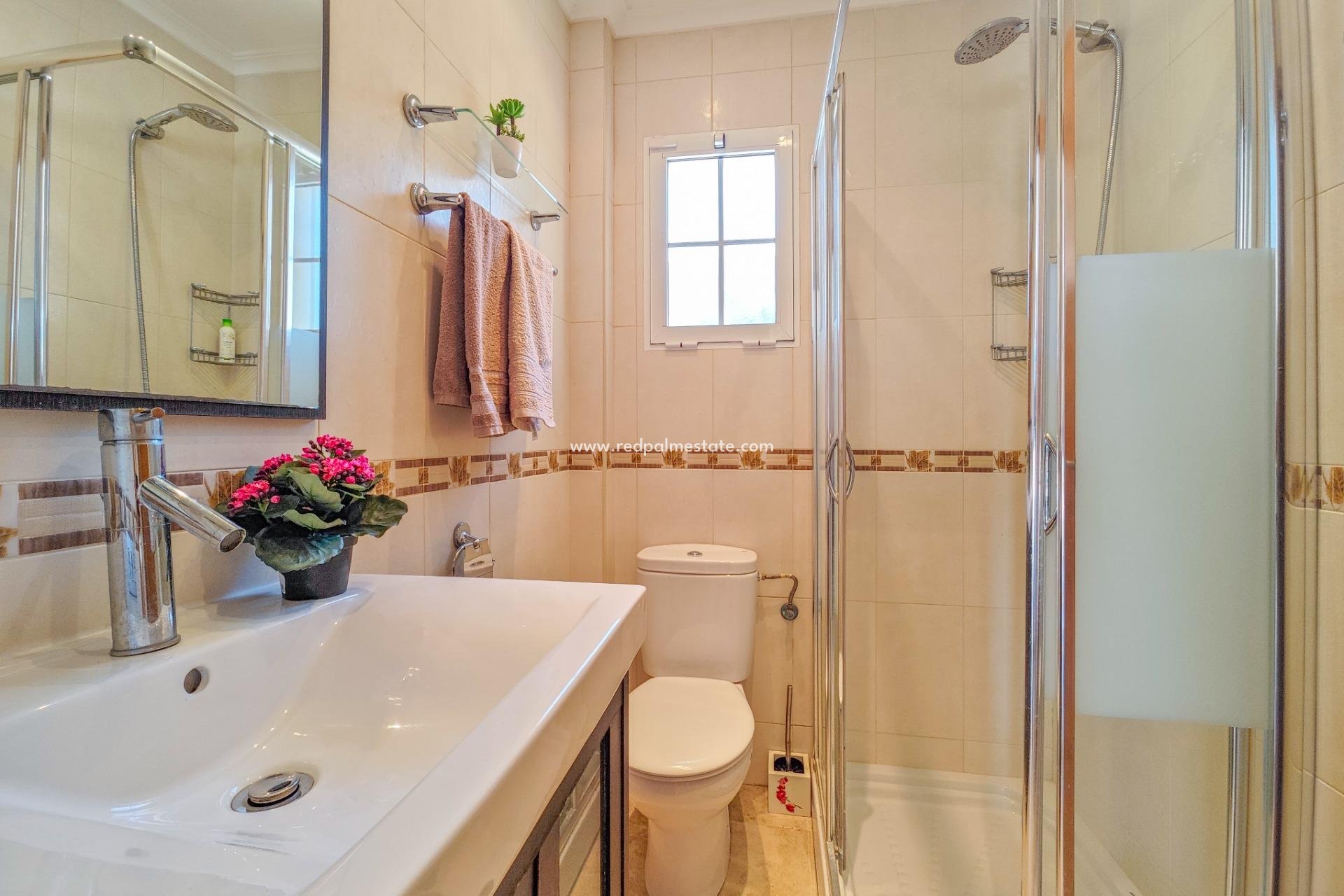 Återförsäljning - Villa -
Torrevieja - La Mata