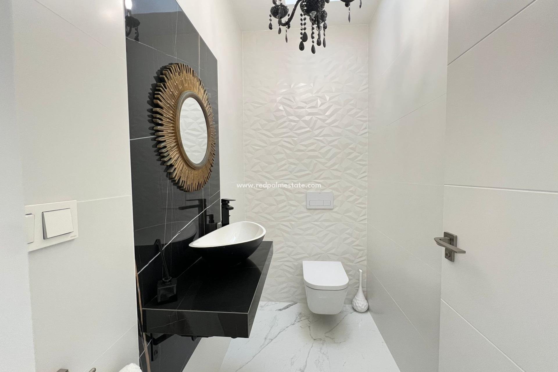 Återförsäljning - Villa -
Torrevieja - La Mata