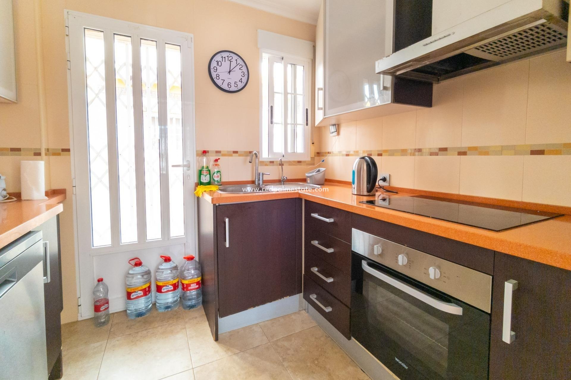 Återförsäljning - Villa -
Torrevieja - La Mata