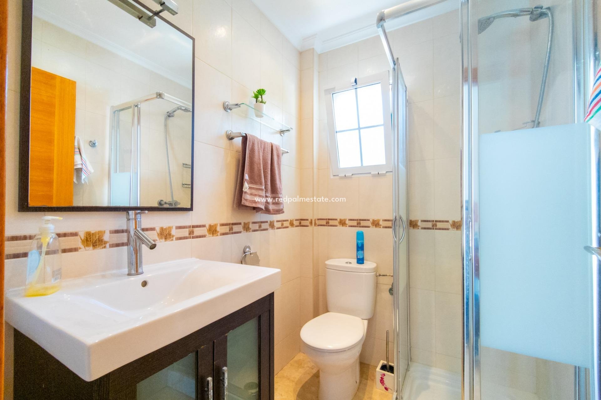 Återförsäljning - Villa -
Torrevieja - La Mata