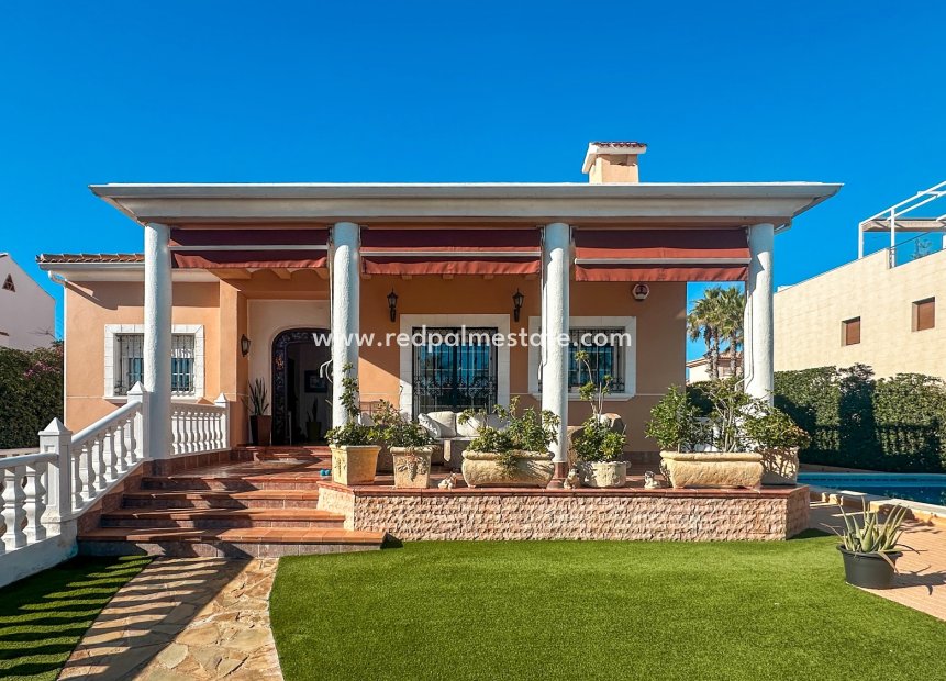 Återförsäljning - Villa -
Torrevieja - La Mata