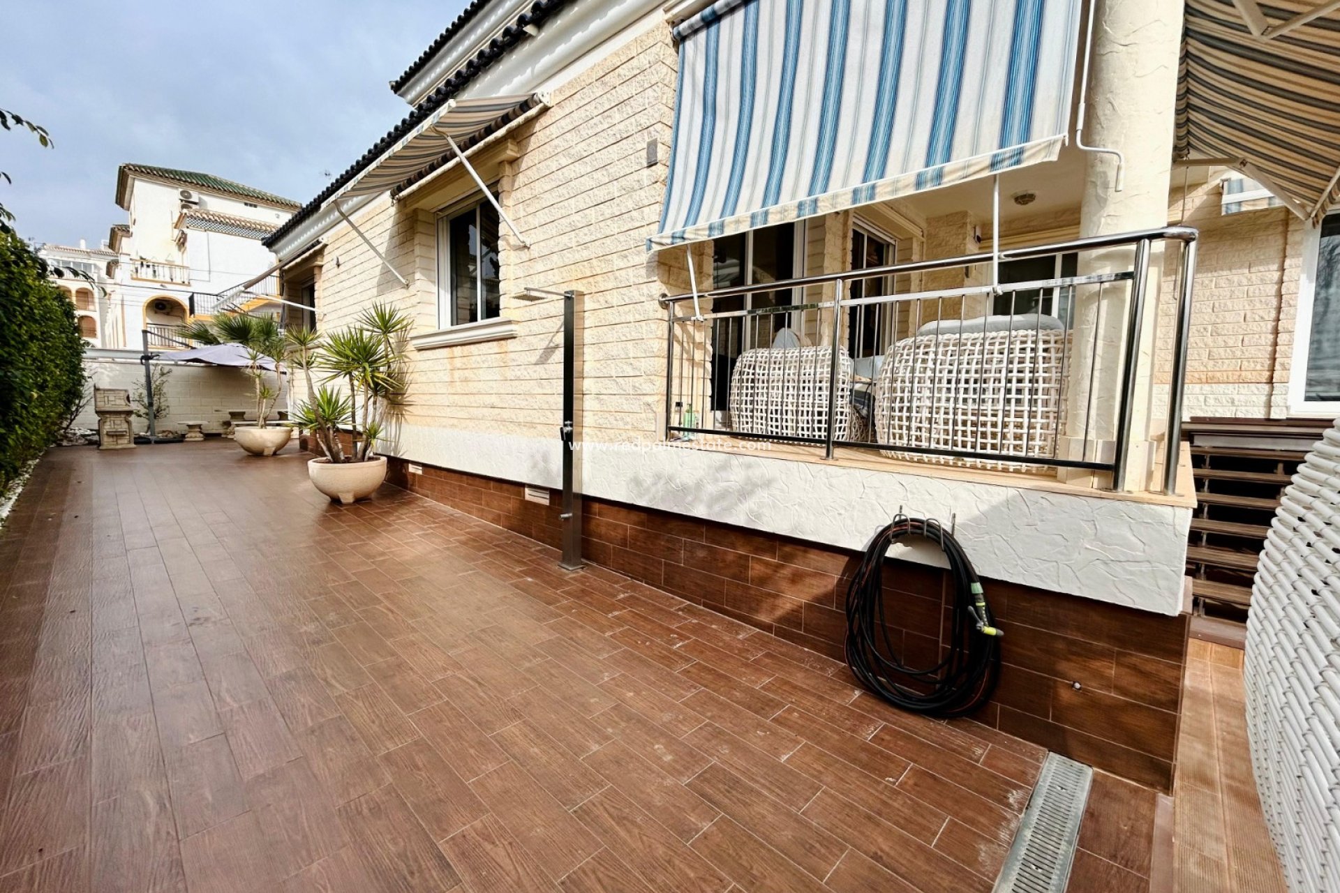 Återförsäljning - Villa -
Torrevieja - La Mata