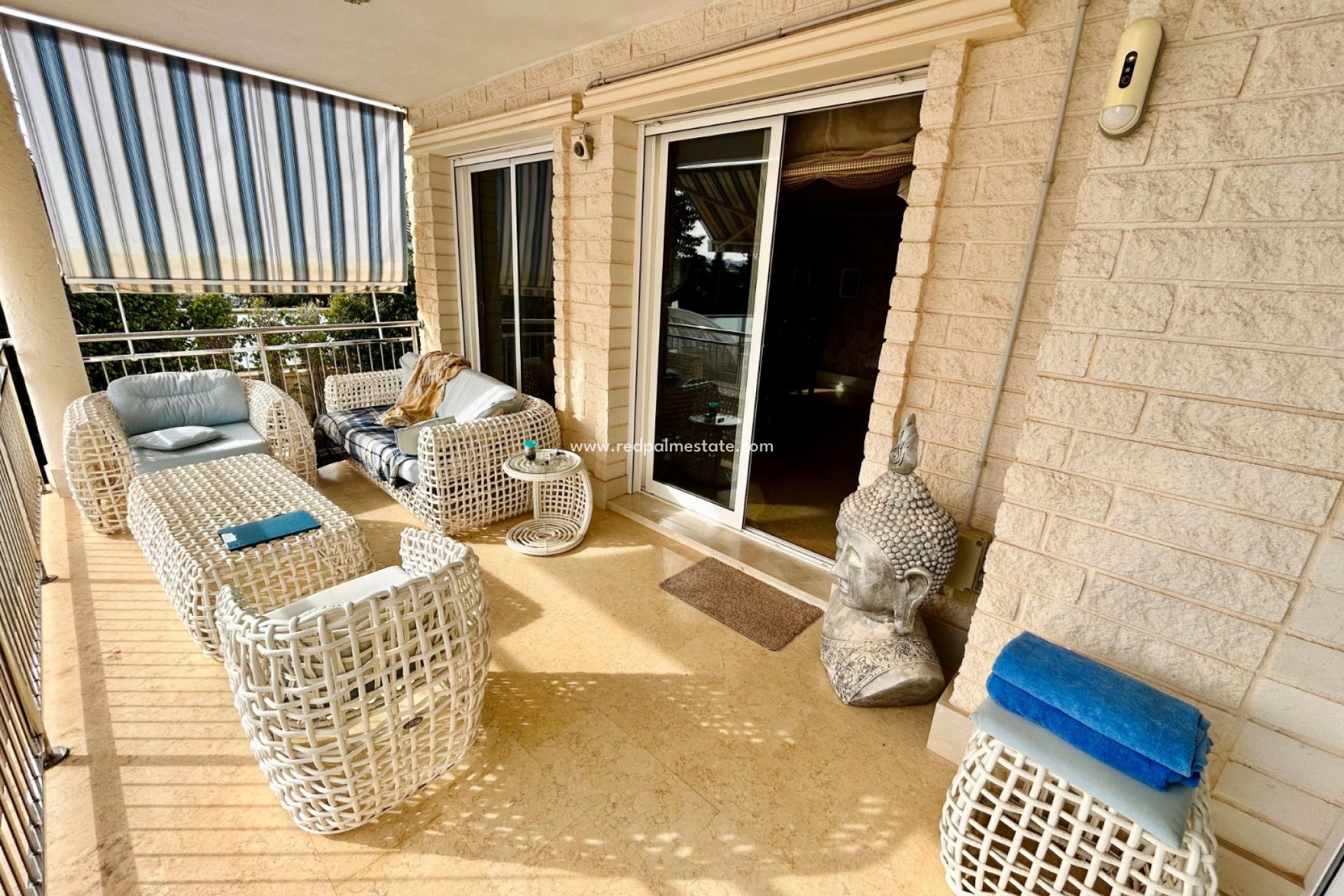 Återförsäljning - Villa -
Torrevieja - La Mata