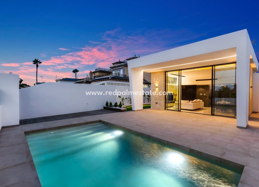 Återförsäljning - Villa -
Torrevieja - La Siesta - El Salado - Torreta