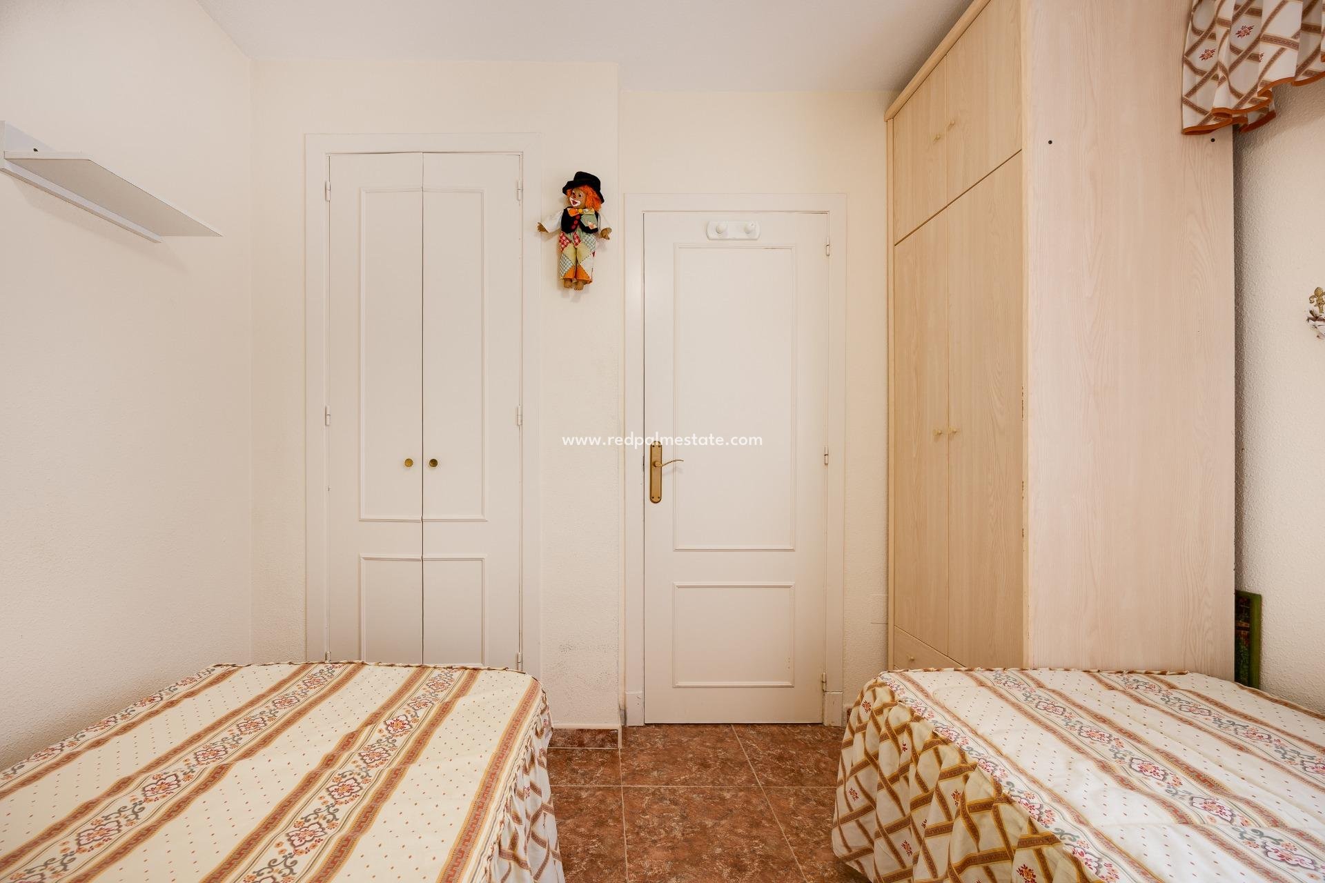 Återförsäljning - Villa -
Torrevieja - La Siesta - El Salado - Torreta
