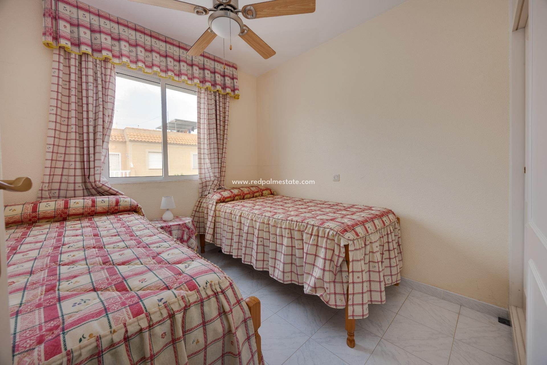 Återförsäljning - Villa -
Torrevieja - La Siesta - El Salado - Torreta