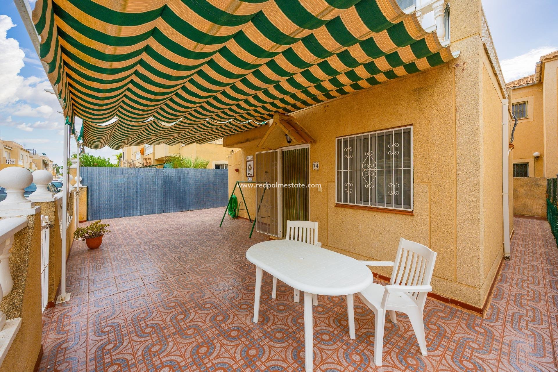 Återförsäljning - Villa -
Torrevieja - La Siesta - El Salado - Torreta