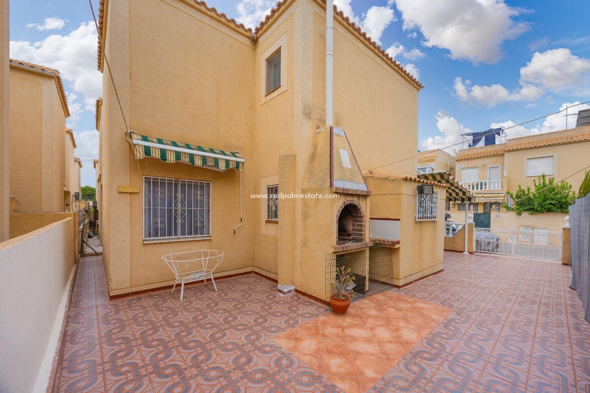 Återförsäljning - Villa -
Torrevieja - La Siesta - El Salado - Torreta