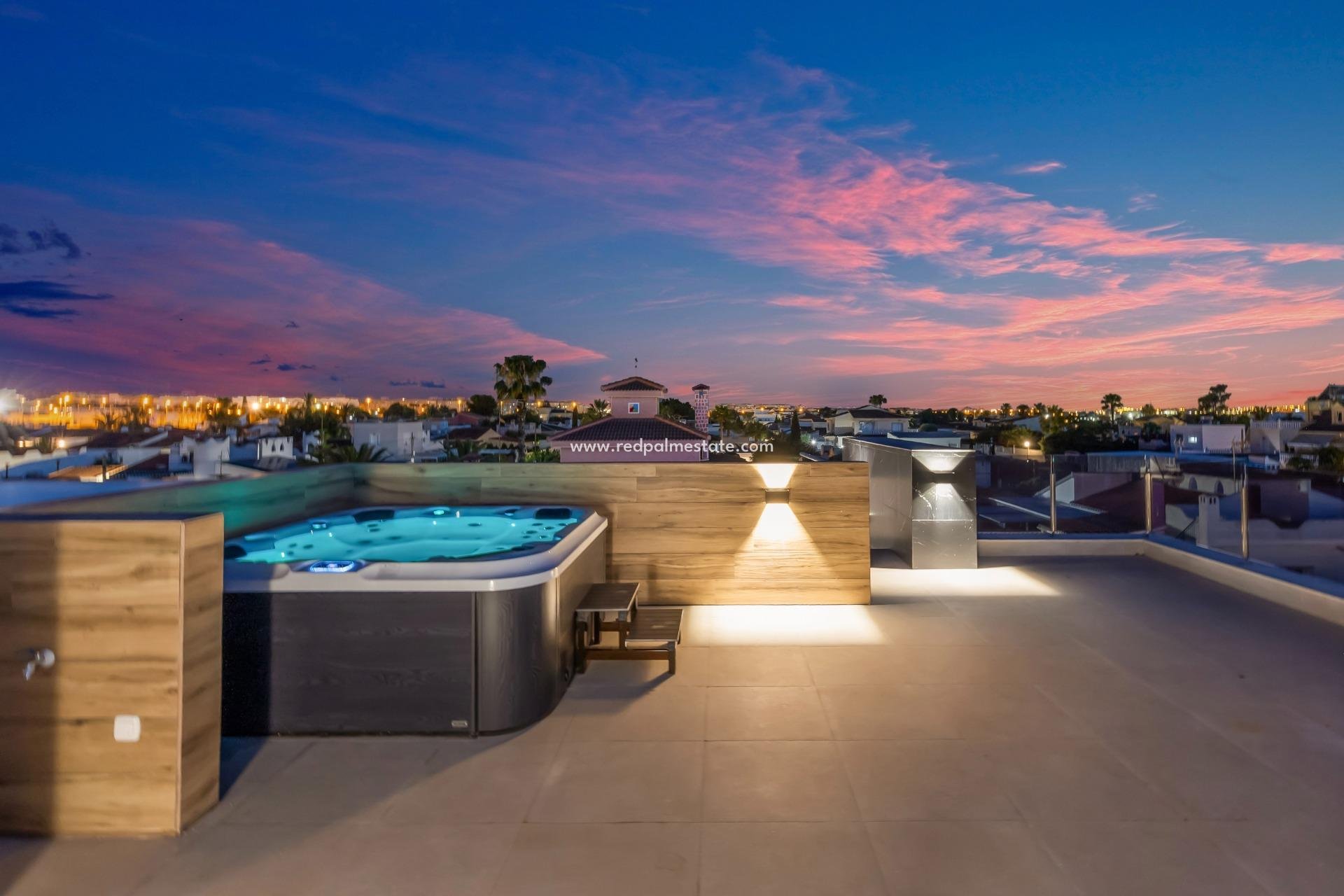 Återförsäljning - Villa -
Torrevieja - La Siesta - El Salado - Torreta