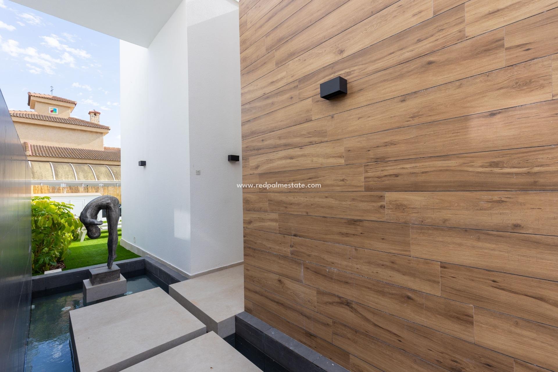 Återförsäljning - Villa -
Torrevieja - La Siesta - El Salado - Torreta