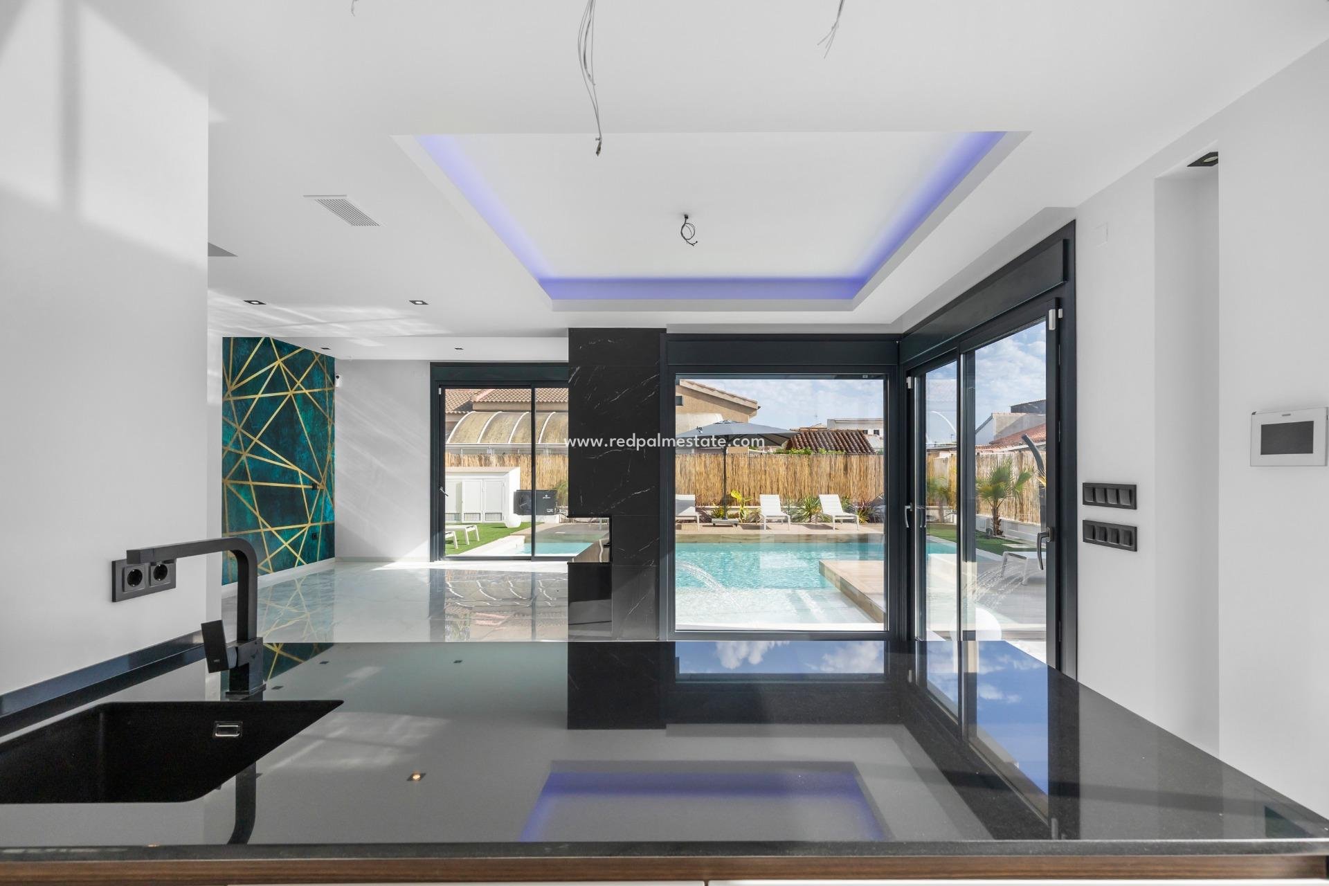 Återförsäljning - Villa -
Torrevieja - La Siesta - El Salado - Torreta