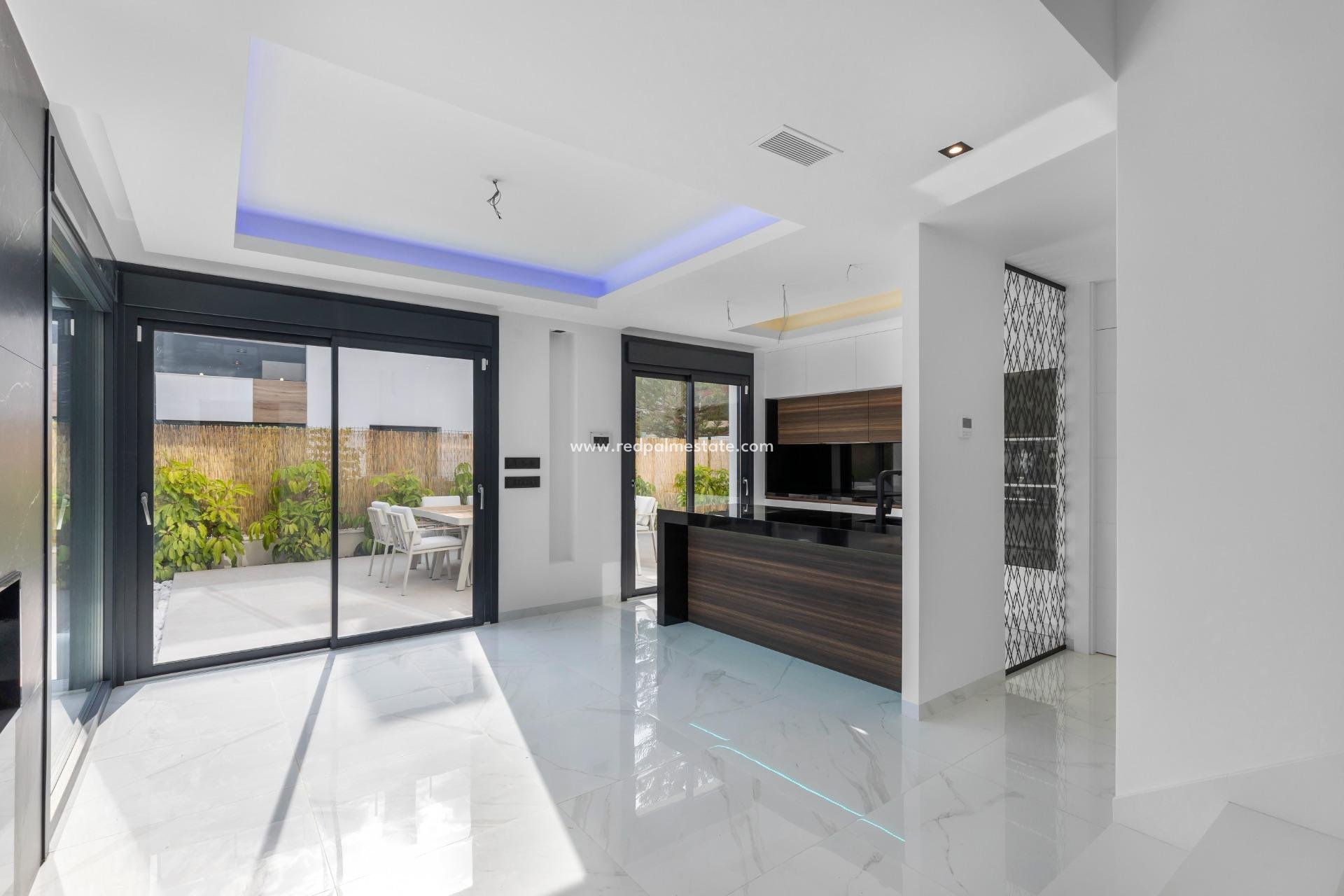 Återförsäljning - Villa -
Torrevieja - La Siesta - El Salado - Torreta