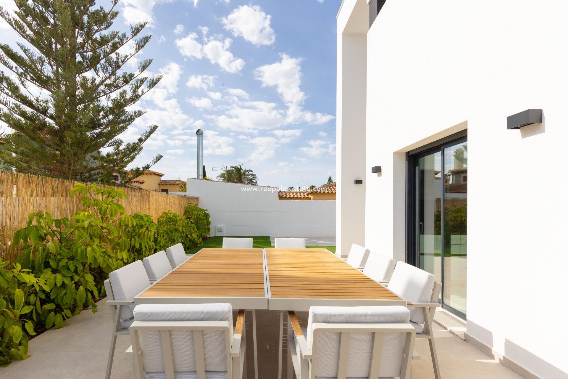 Återförsäljning - Villa -
Torrevieja - La Siesta - El Salado - Torreta