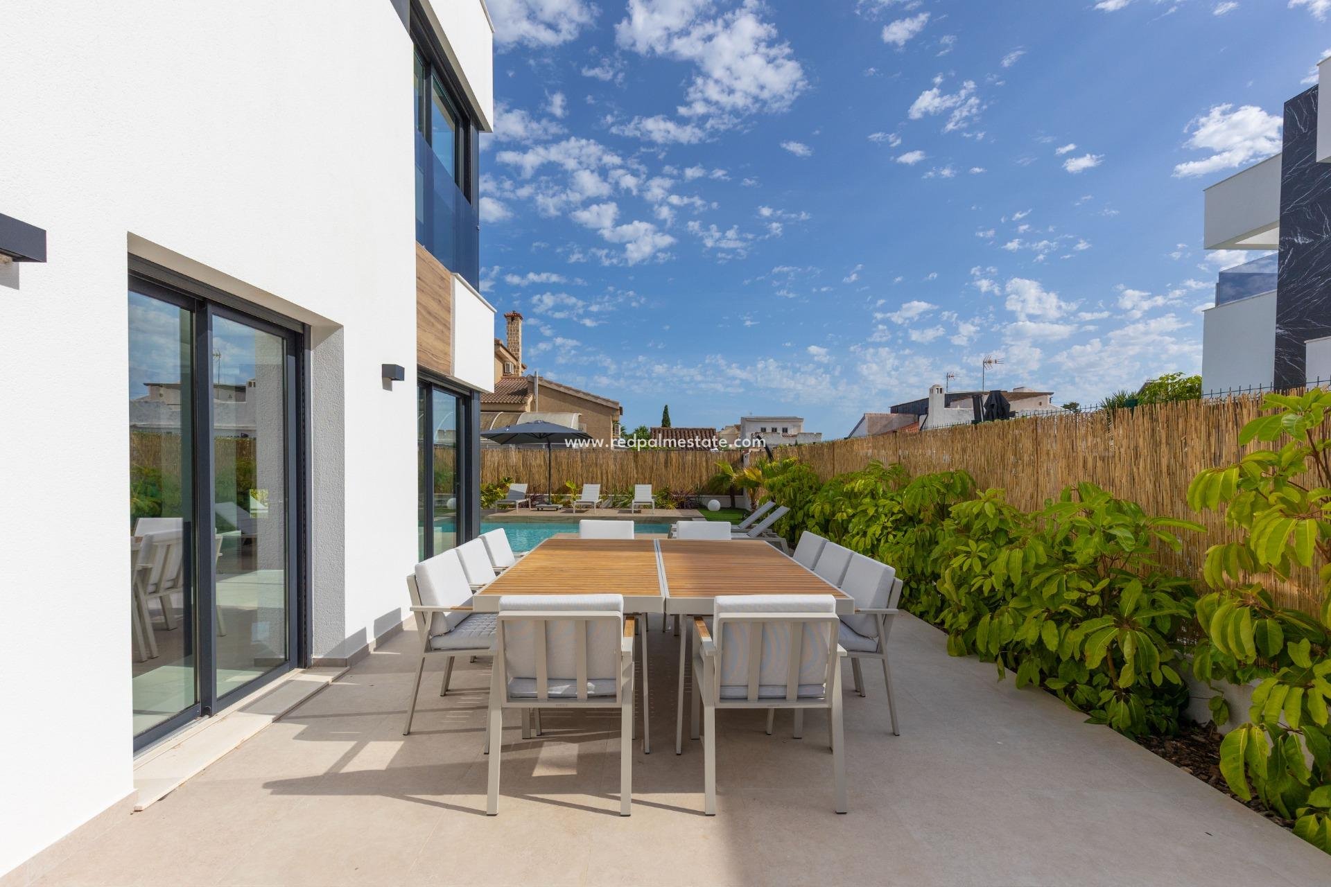 Återförsäljning - Villa -
Torrevieja - La Siesta - El Salado - Torreta
