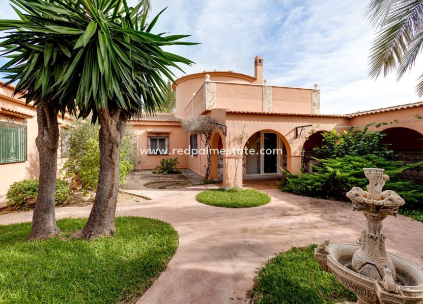 Återförsäljning - Villa -
Torrevieja - La Siesta - El Salado -  Torreta