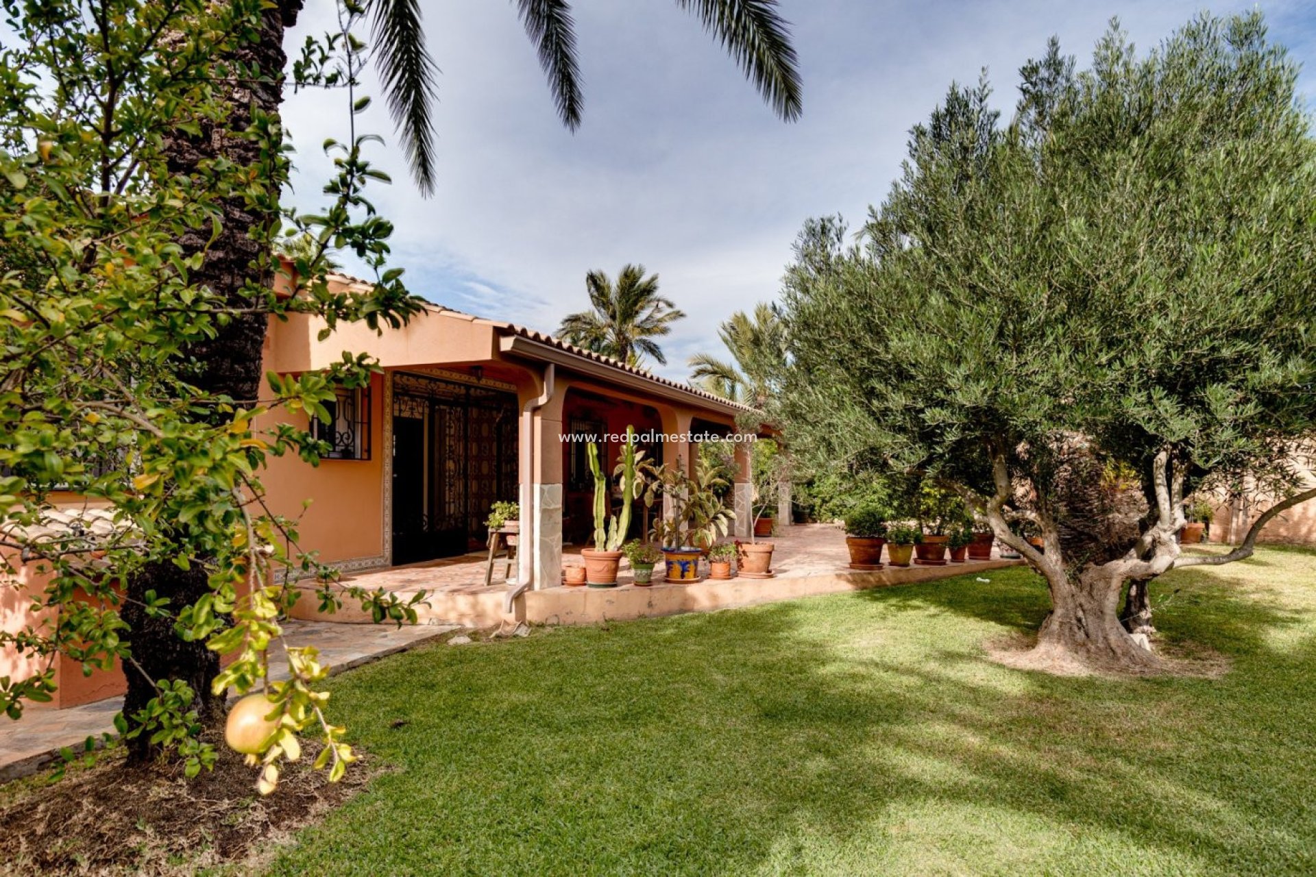 Återförsäljning - Villa -
Torrevieja - La Siesta - El Salado -  Torreta