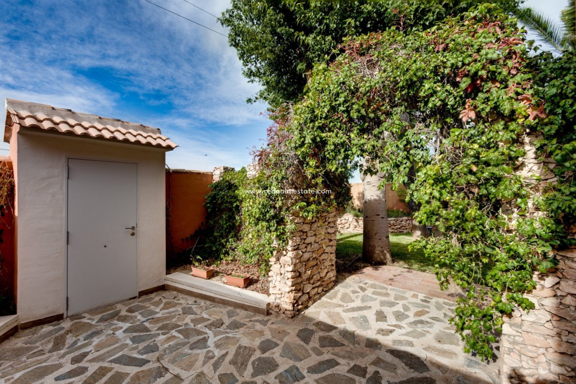 Återförsäljning - Villa -
Torrevieja - La Siesta - El Salado -  Torreta