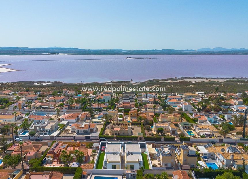 Återförsäljning - Villa -
Torrevieja - La Siesta - El Salado -  Torreta