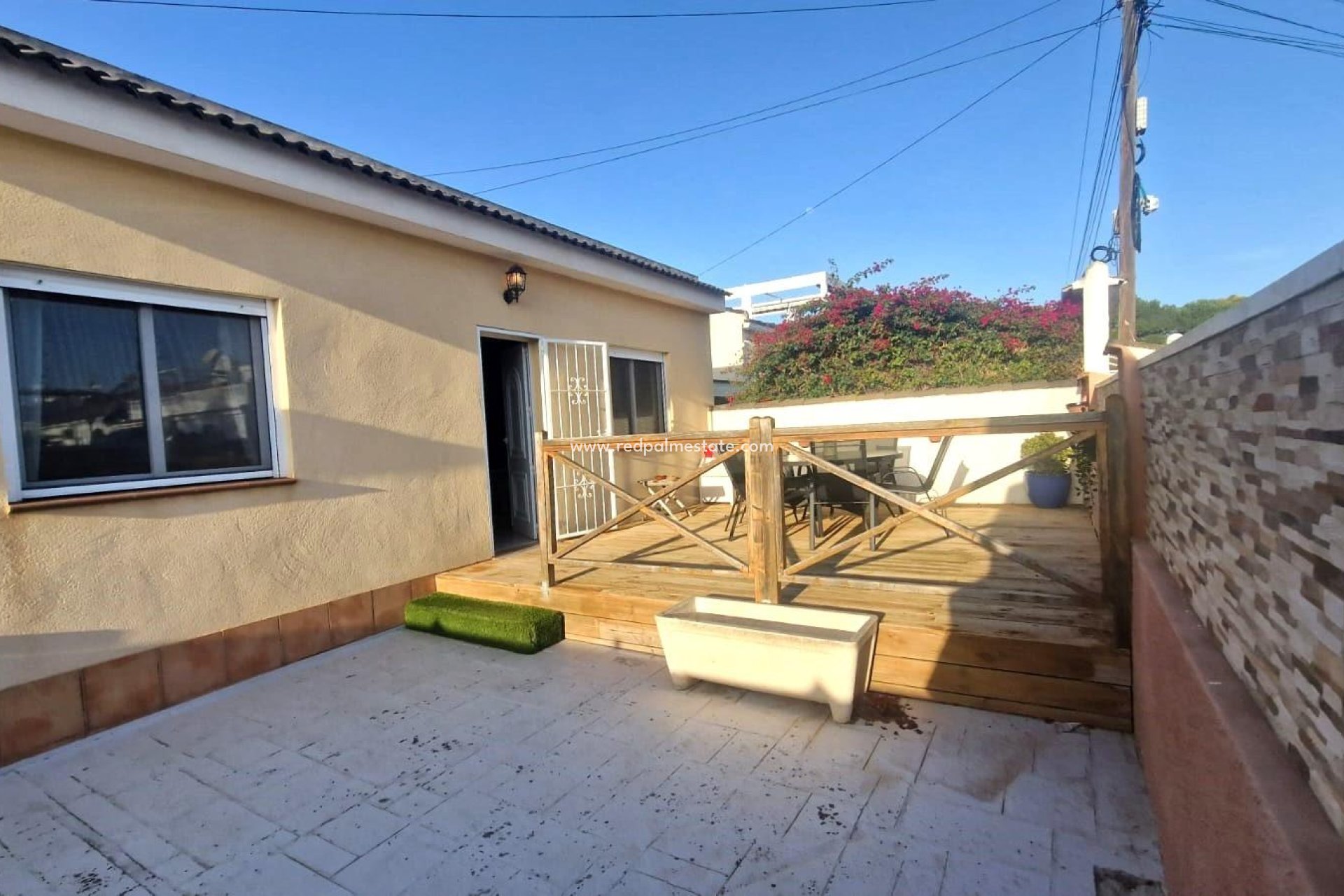 Återförsäljning - Villa -
Torrevieja - La Siesta - El Salado -  Torreta