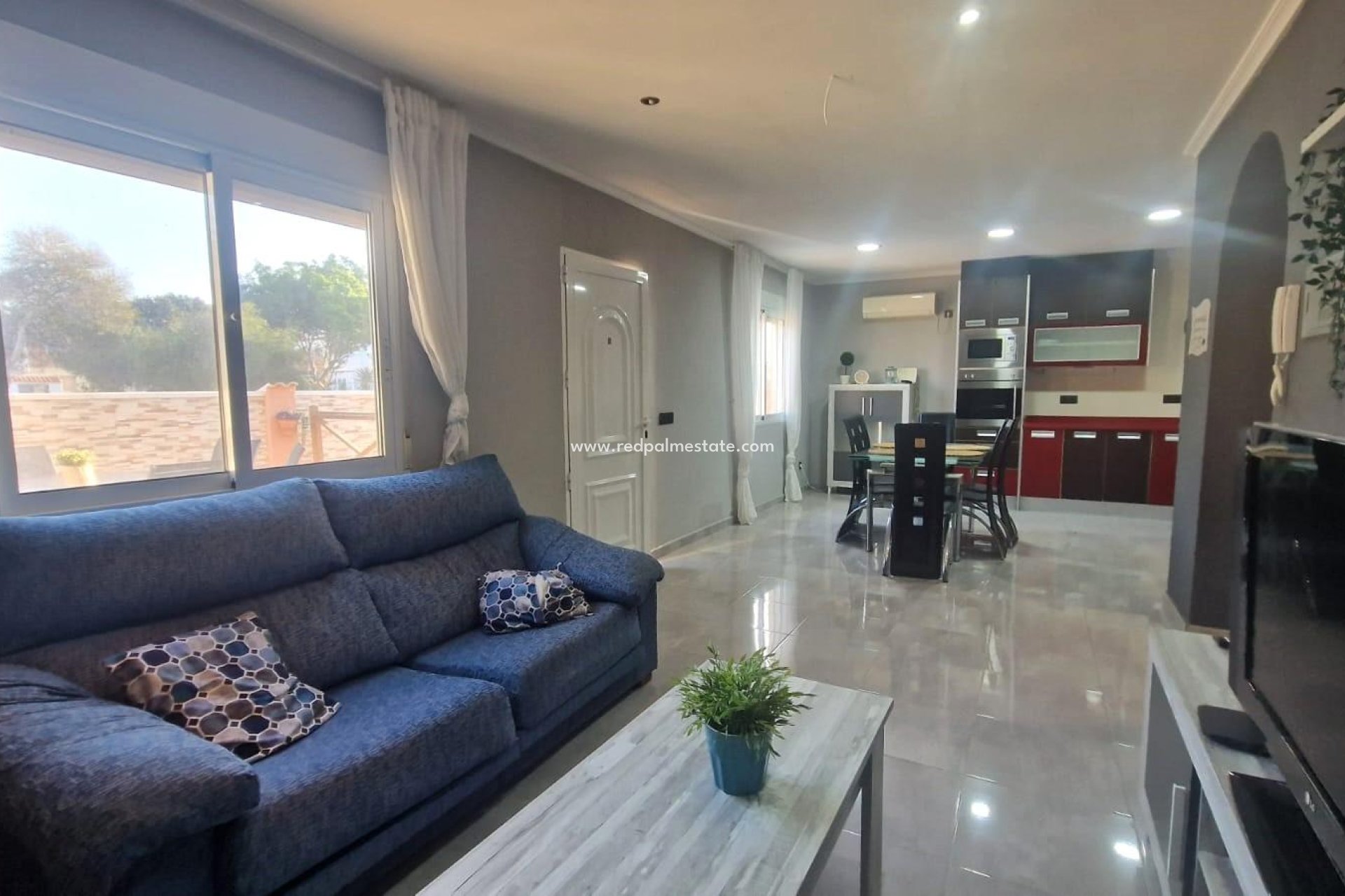 Återförsäljning - Villa -
Torrevieja - La Siesta - El Salado -  Torreta