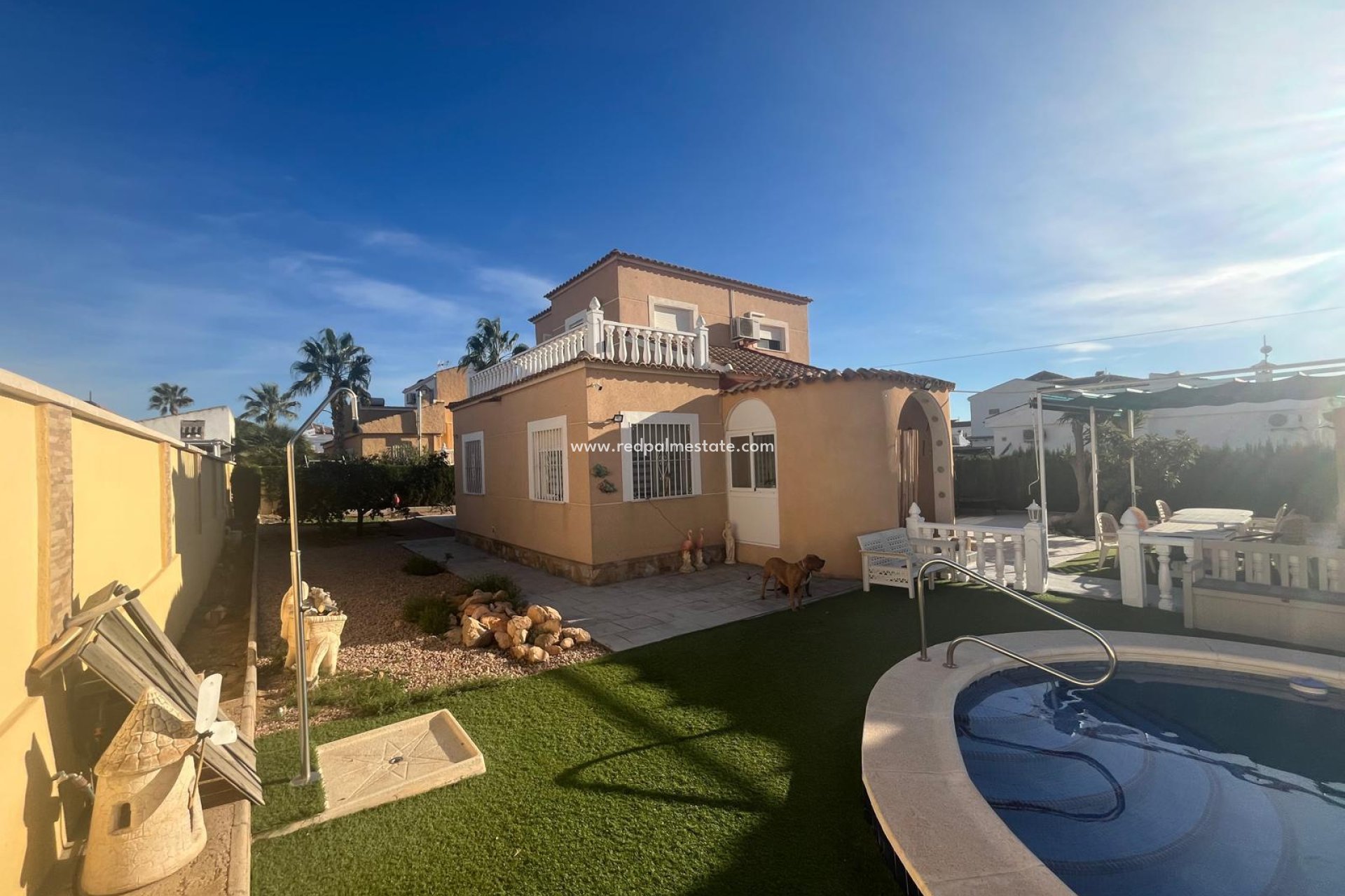 Återförsäljning - Villa -
Torrevieja - La Siesta - El Salado -  Torreta