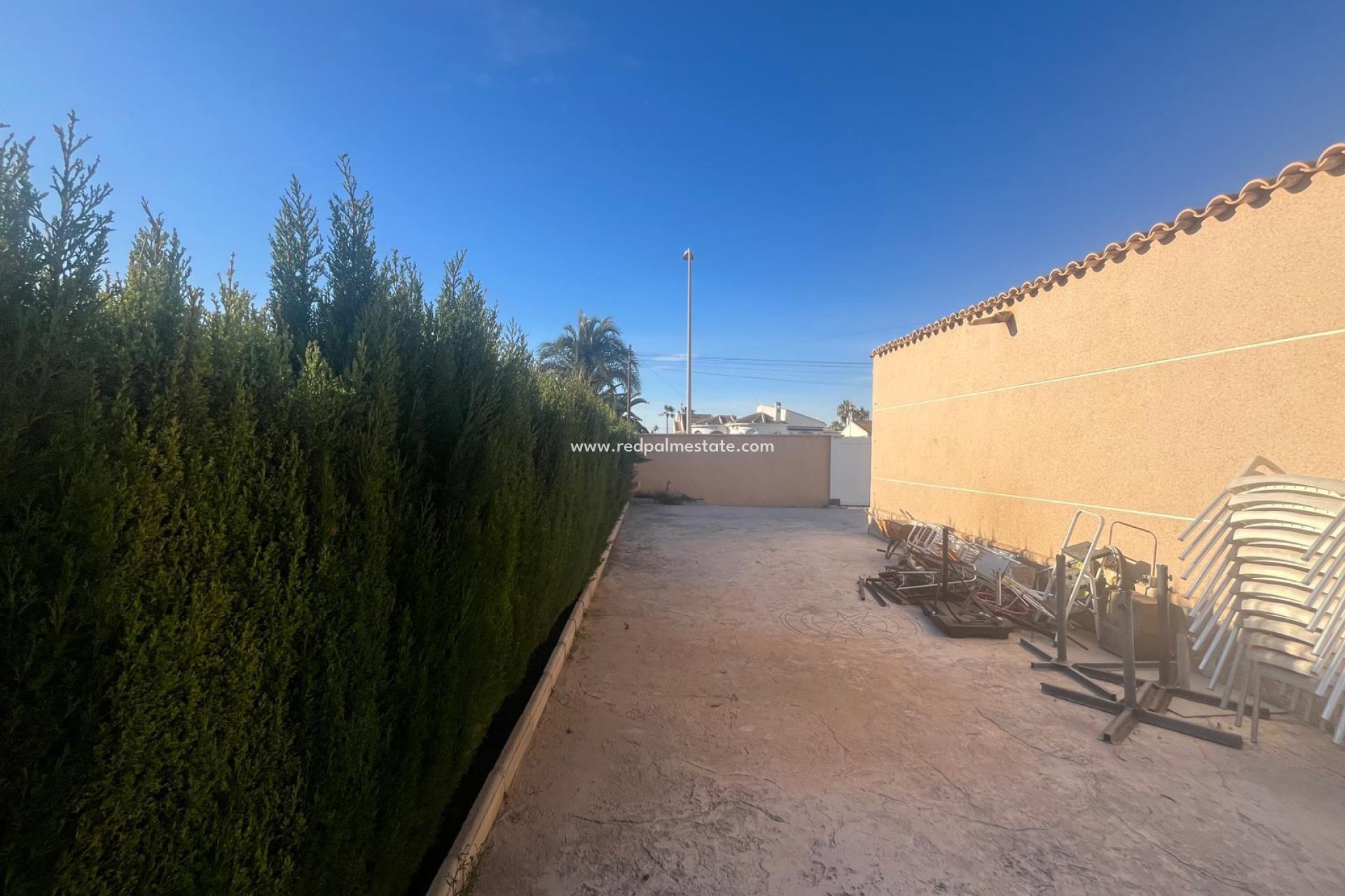 Återförsäljning - Villa -
Torrevieja - La Siesta - El Salado -  Torreta