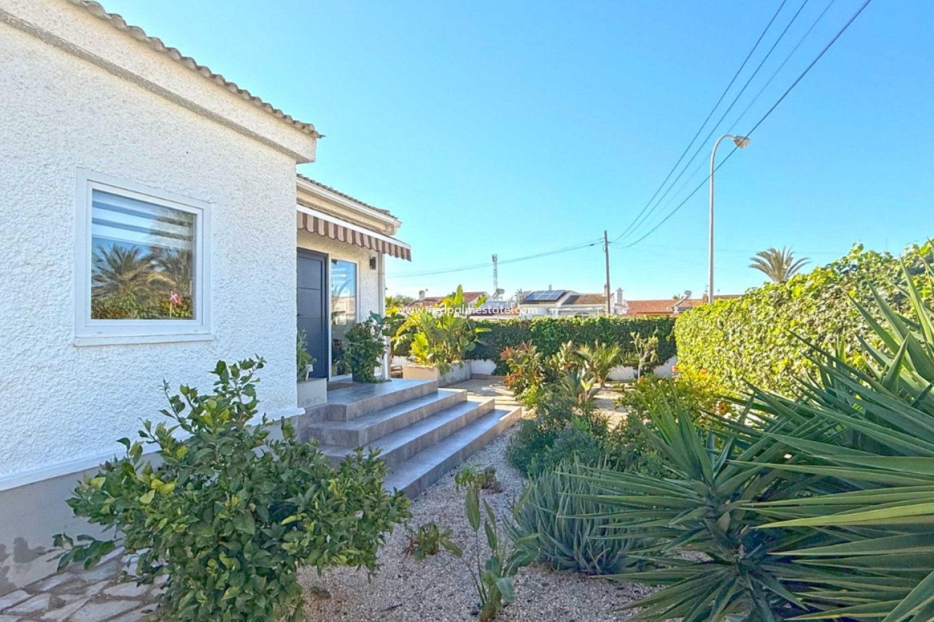 Återförsäljning - Villa -
Torrevieja - La Siesta - El Salado -  Torreta