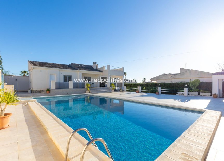 Återförsäljning - Villa -
Torrevieja - La Siesta - El Salado -  Torreta