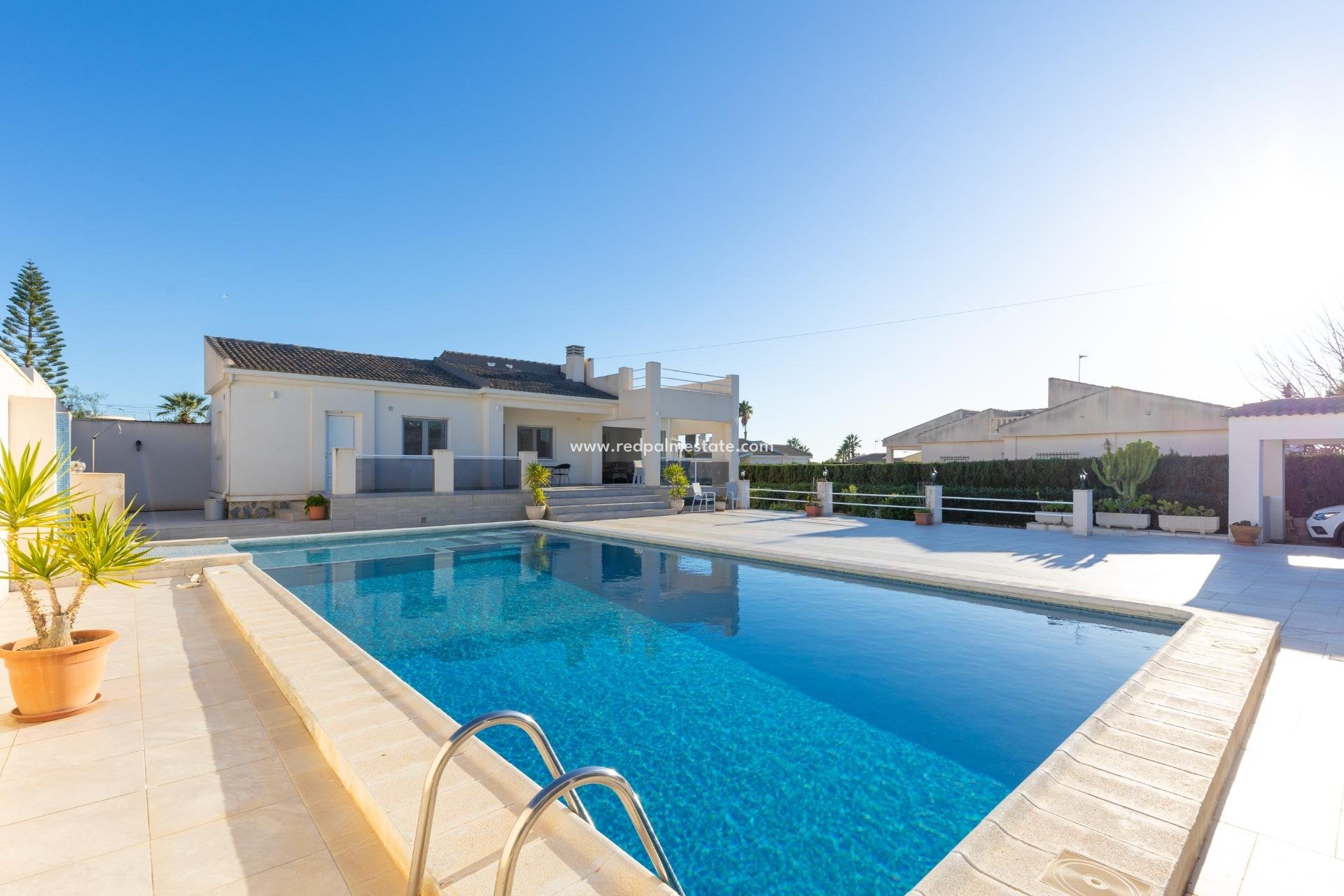 Återförsäljning - Villa -
Torrevieja - La Siesta - El Salado -  Torreta