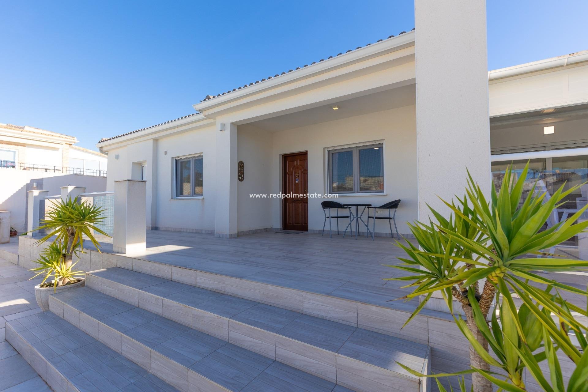 Återförsäljning - Villa -
Torrevieja - La Siesta - El Salado -  Torreta