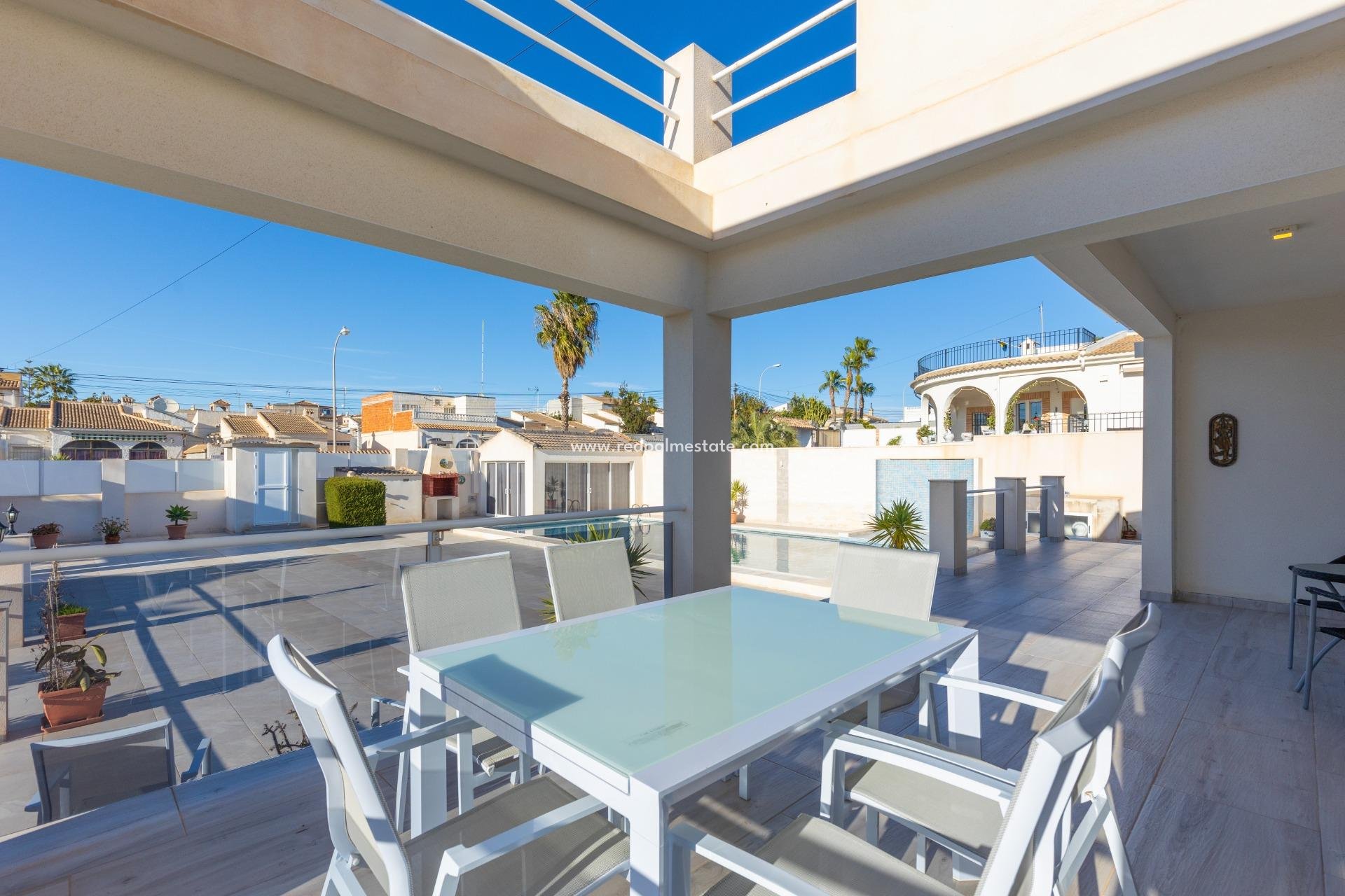 Återförsäljning - Villa -
Torrevieja - La Siesta - El Salado -  Torreta