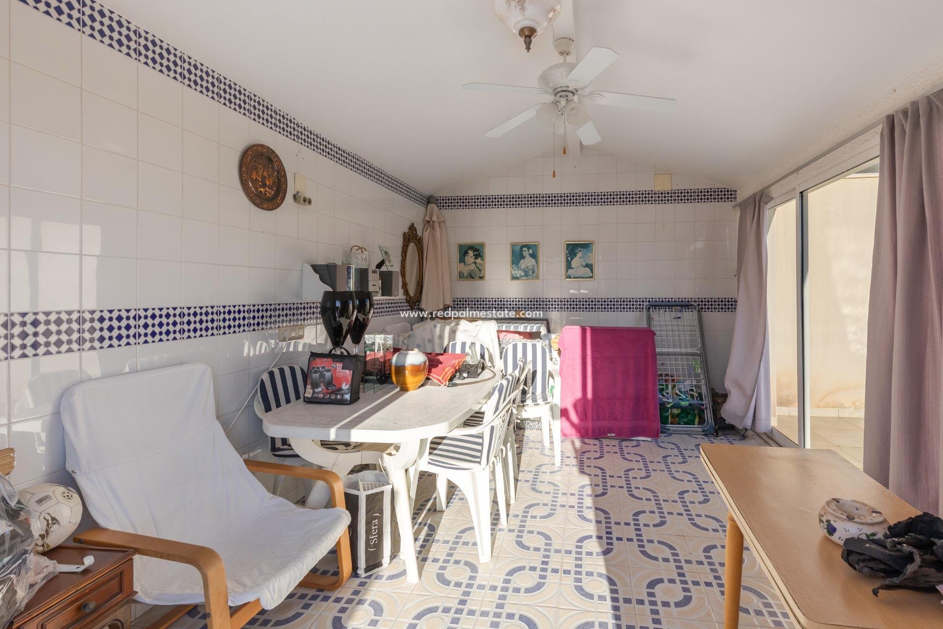 Återförsäljning - Villa -
Torrevieja - La Siesta - El Salado -  Torreta