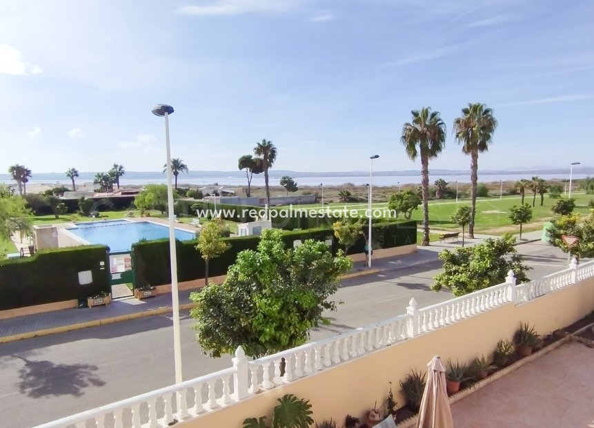 Återförsäljning - Villa -
Torrevieja - La Siesta - El Salado -  Torreta