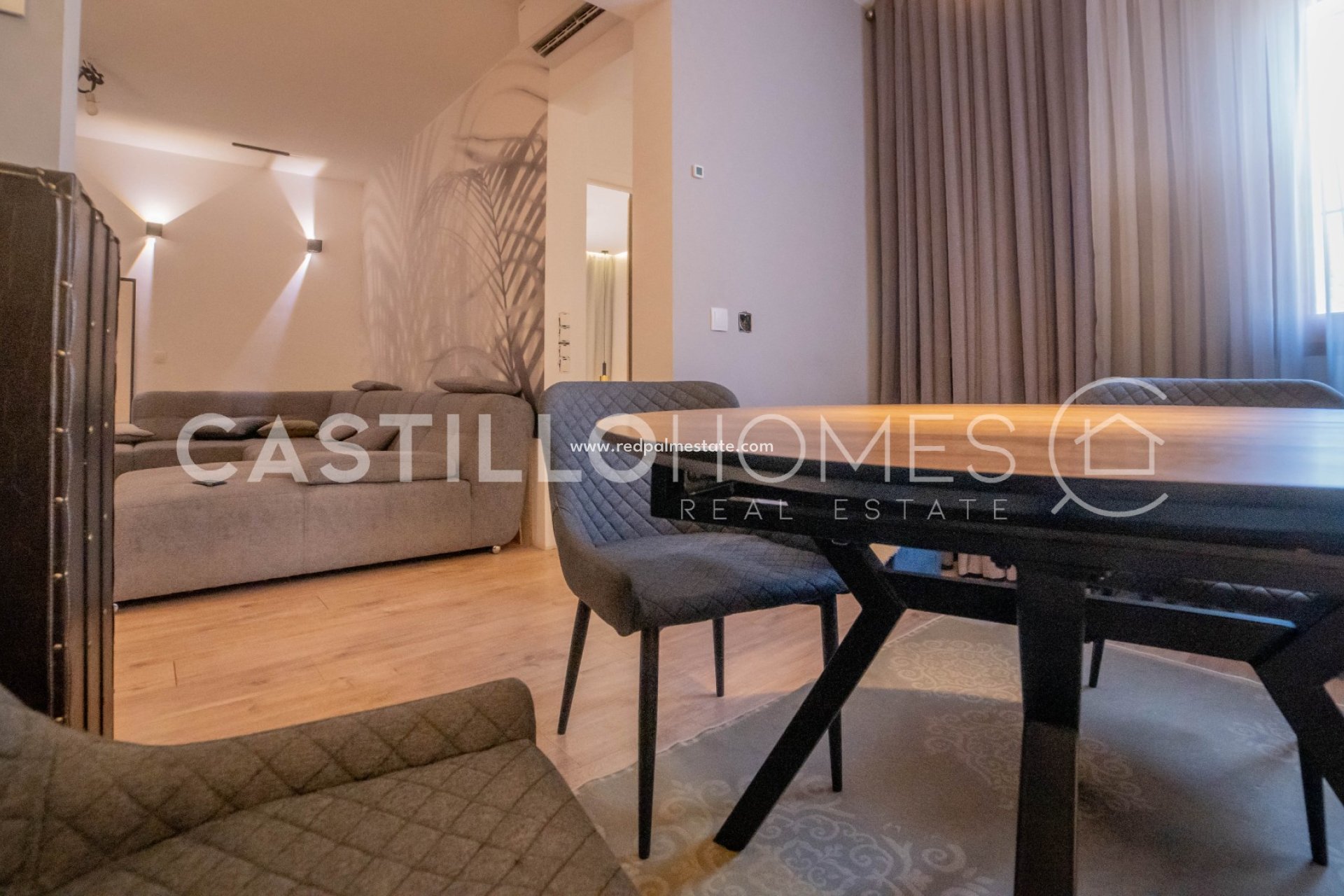 Återförsäljning - Villa -
Torrevieja - La Siesta - El Salado -  Torreta