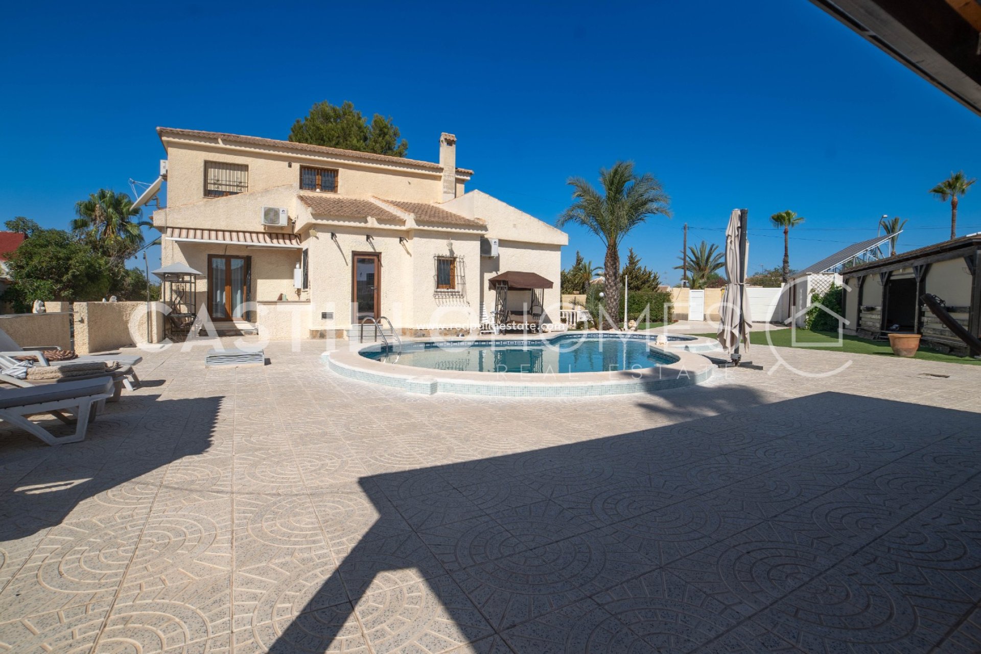 Återförsäljning - Villa -
Torrevieja - La Siesta - El Salado -  Torreta