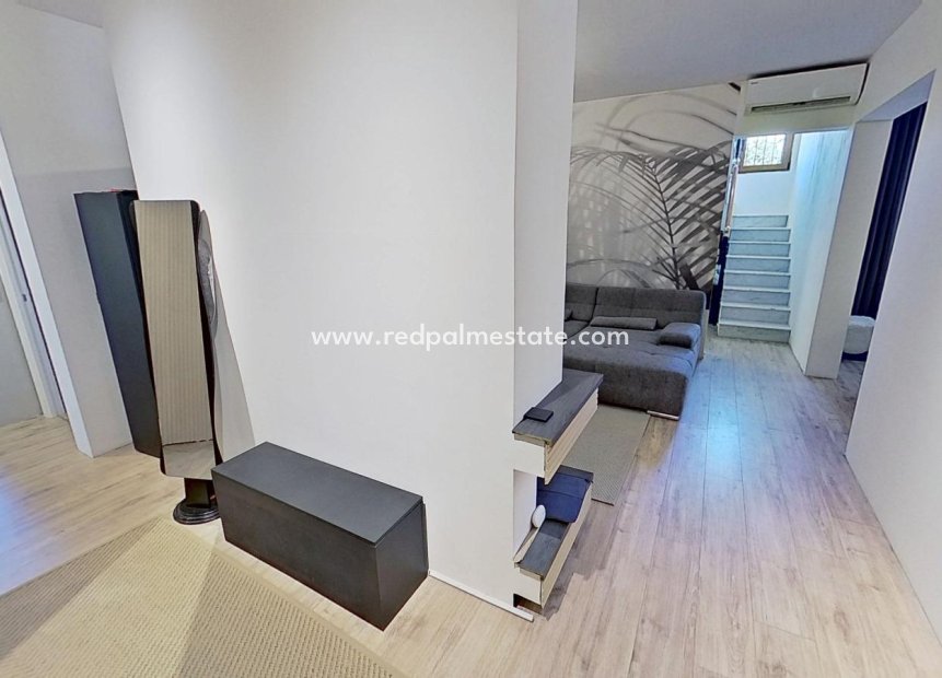 Återförsäljning - Villa -
Torrevieja - La Siesta - El Salado -  Torreta