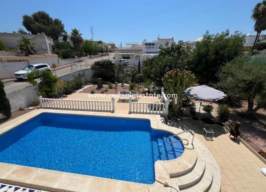 Återförsäljning - Villa -
Torrevieja - La Siesta - El Salado -  Torreta
