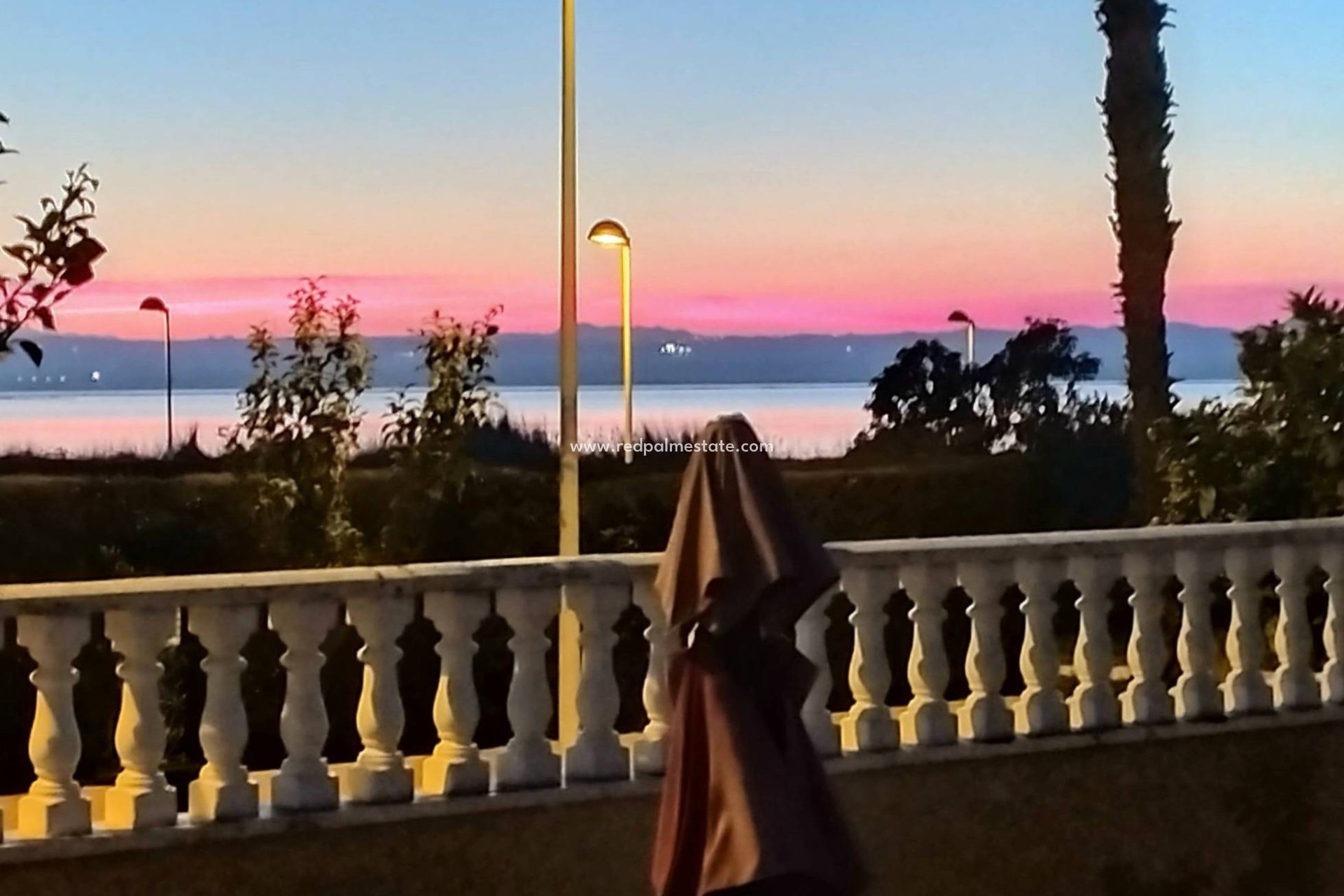 Återförsäljning - Villa -
Torrevieja - La Siesta - El Salado -  Torreta