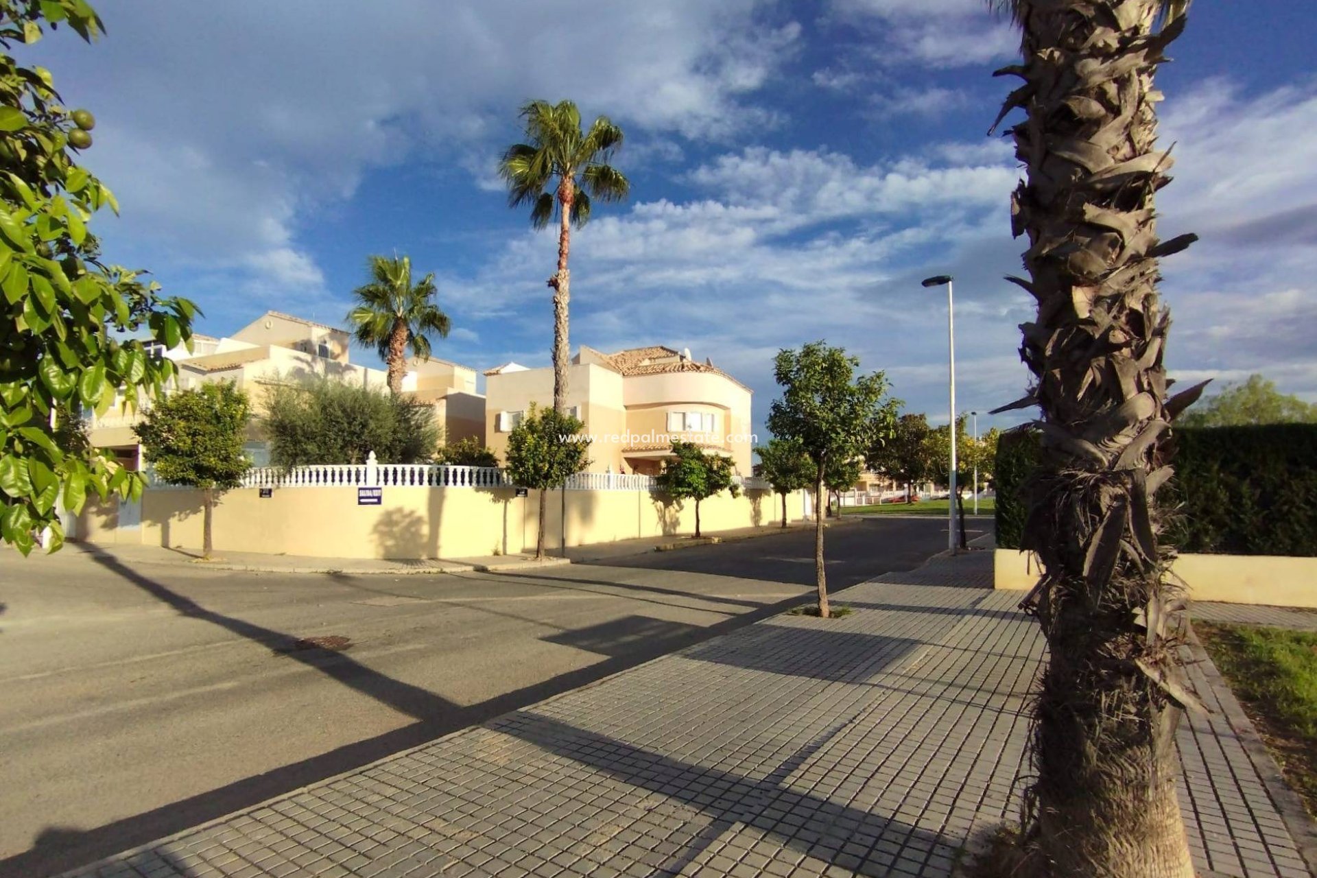 Återförsäljning - Villa -
Torrevieja - La Siesta - El Salado -  Torreta