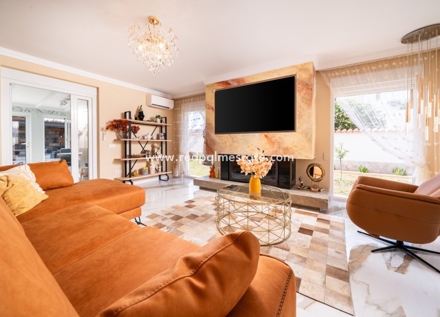 Återförsäljning - Villa -
Torrevieja - La Siesta - El Salado - Torreta