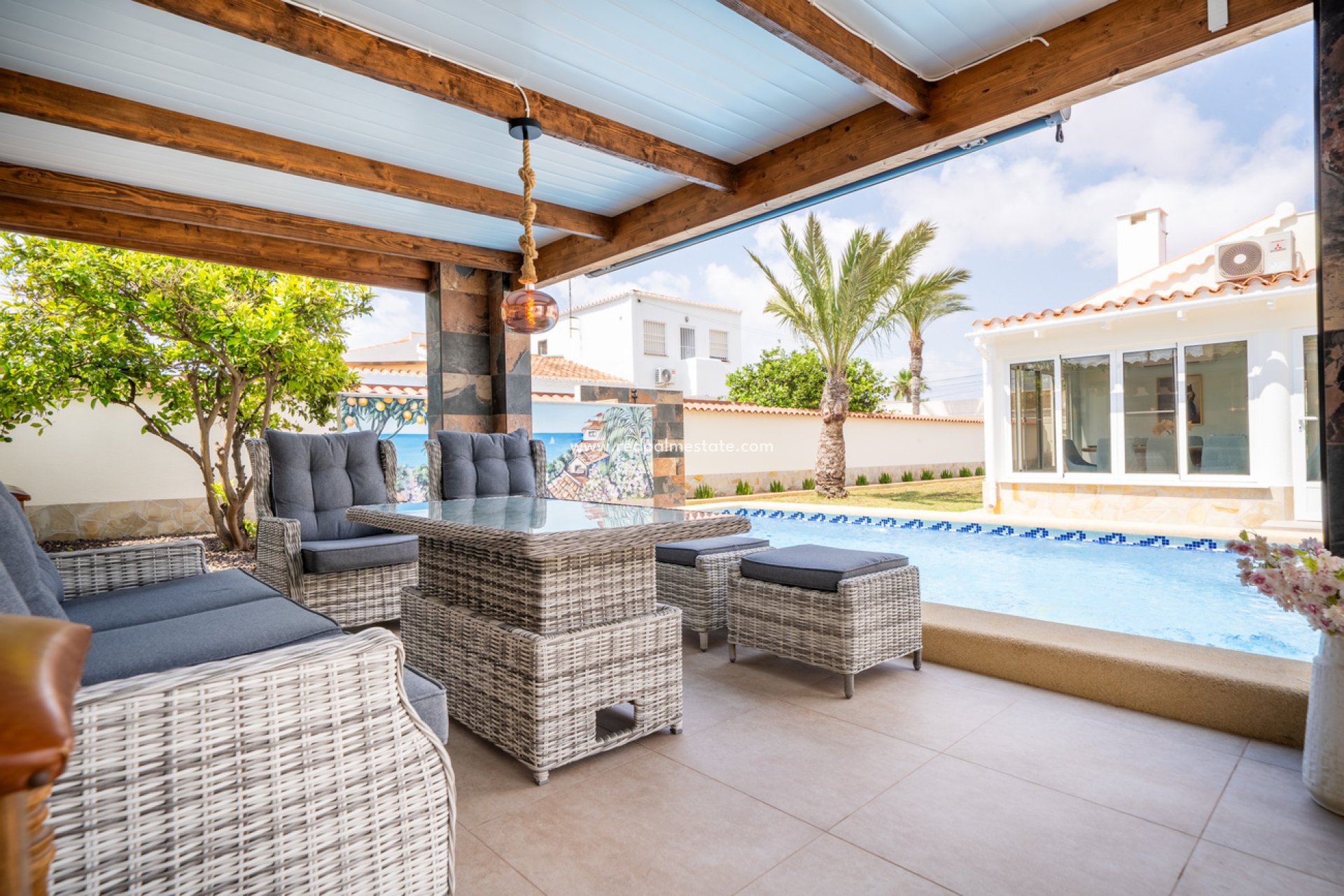 Återförsäljning - Villa -
Torrevieja - La Siesta - El Salado - Torreta