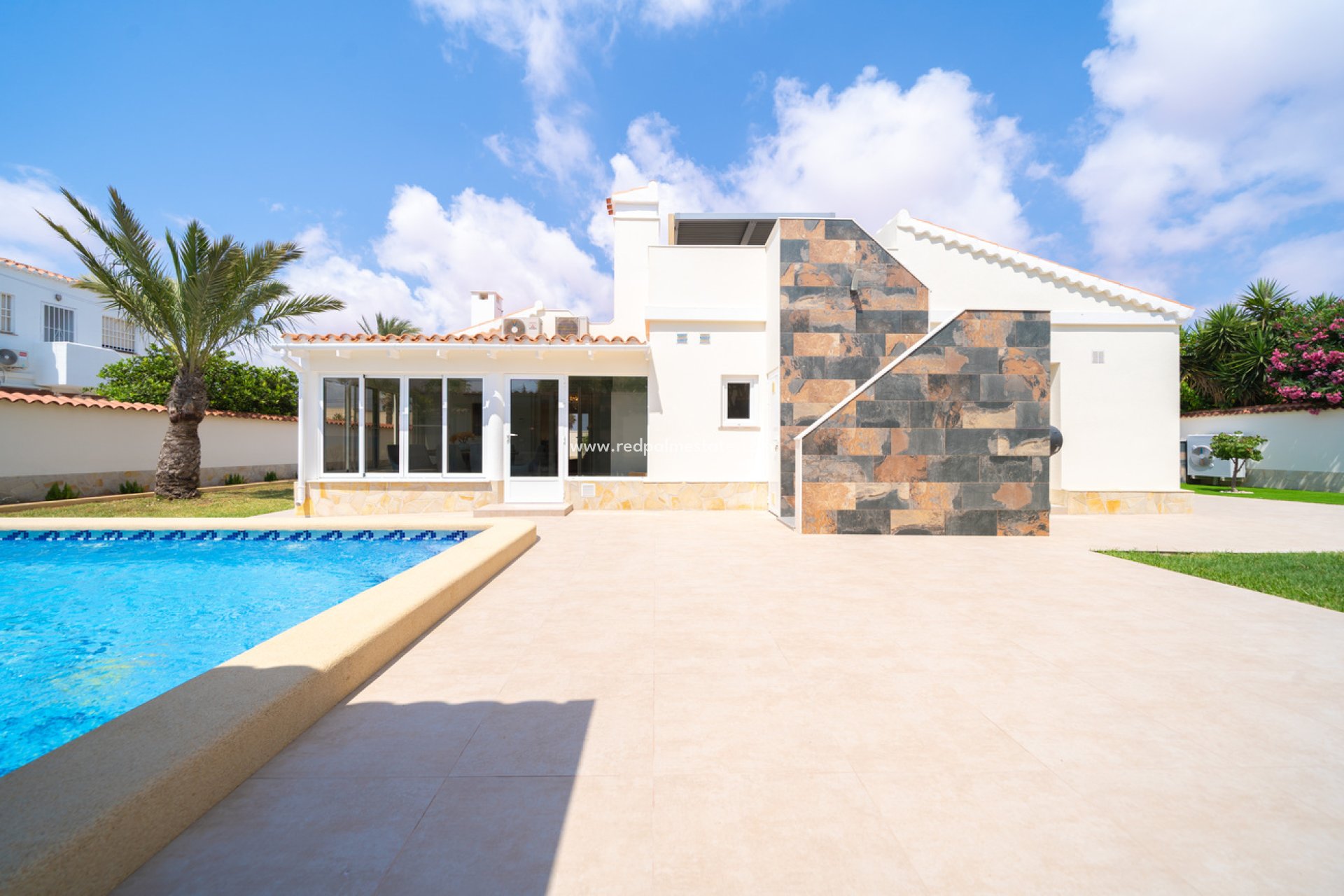 Återförsäljning - Villa -
Torrevieja - La Siesta - El Salado - Torreta
