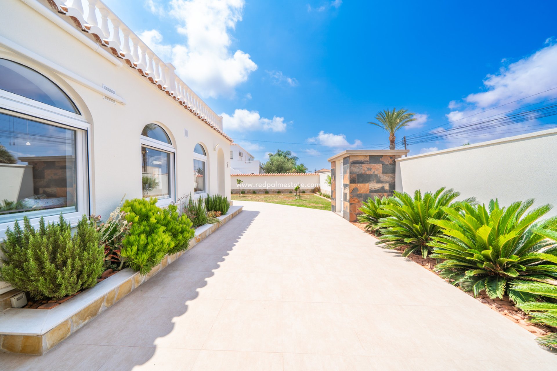 Återförsäljning - Villa -
Torrevieja - La Siesta - El Salado - Torreta