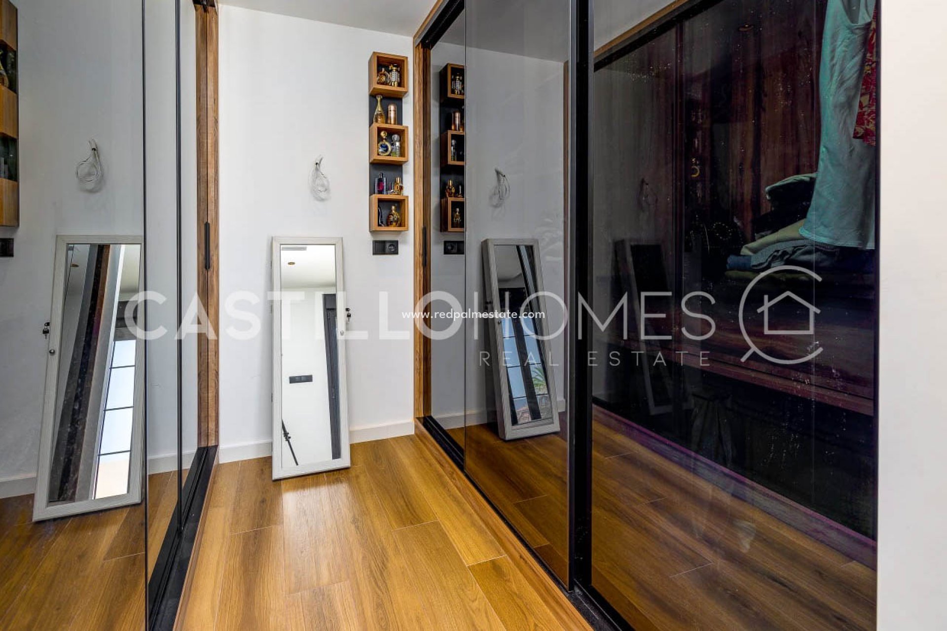 Återförsäljning - Villa -
Torrevieja - La Siesta - El Salado -  Torreta