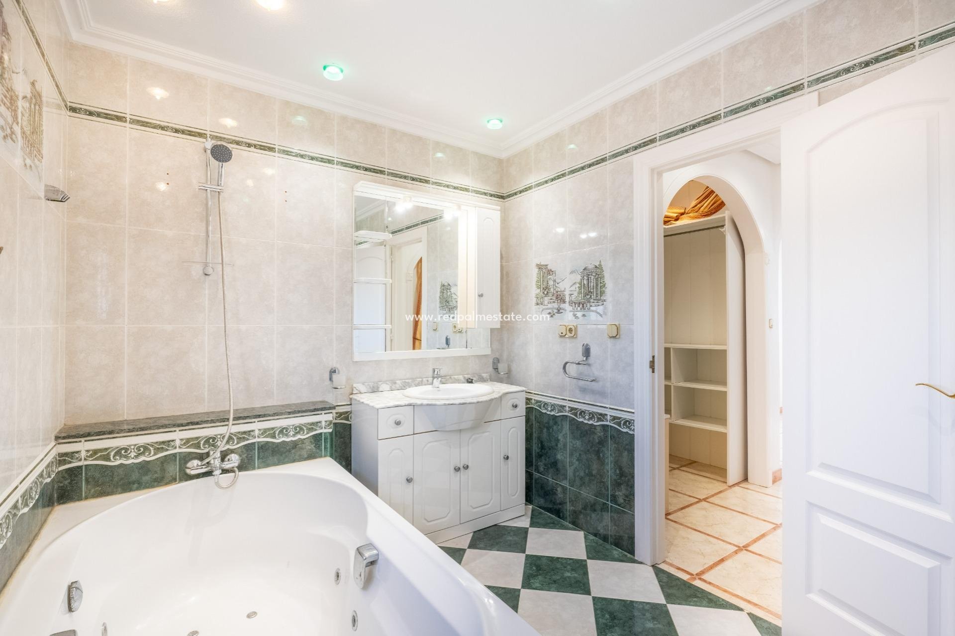 Återförsäljning - Villa -
Torrevieja - La Siesta - El Salado -  Torreta