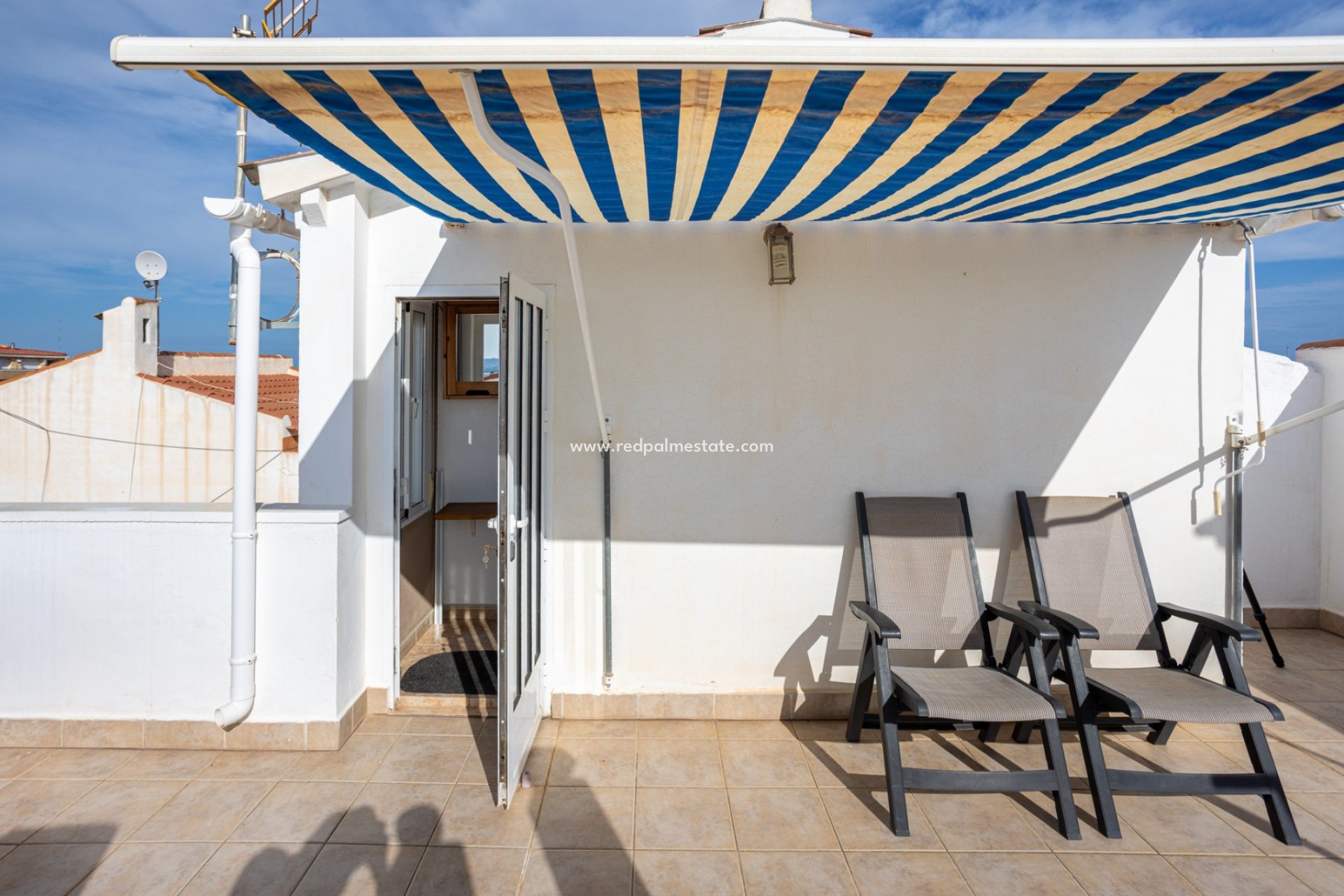 Återförsäljning - Villa -
Torrevieja - La Siesta - El Salado - Torreta