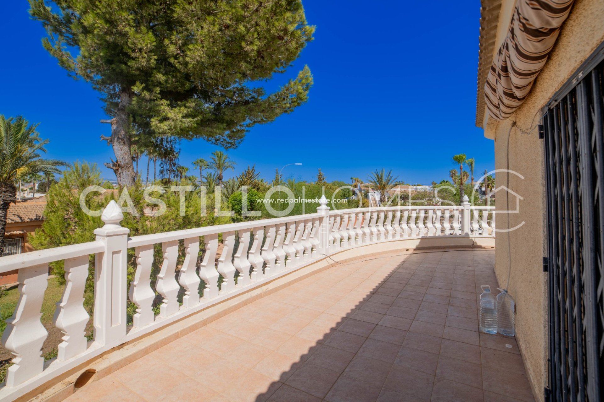 Återförsäljning - Villa -
Torrevieja - La Siesta - El Salado -  Torreta