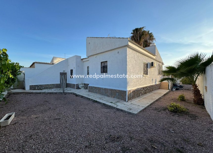 Återförsäljning - Villa -
Torrevieja - La Siesta - El Salado -  Torreta