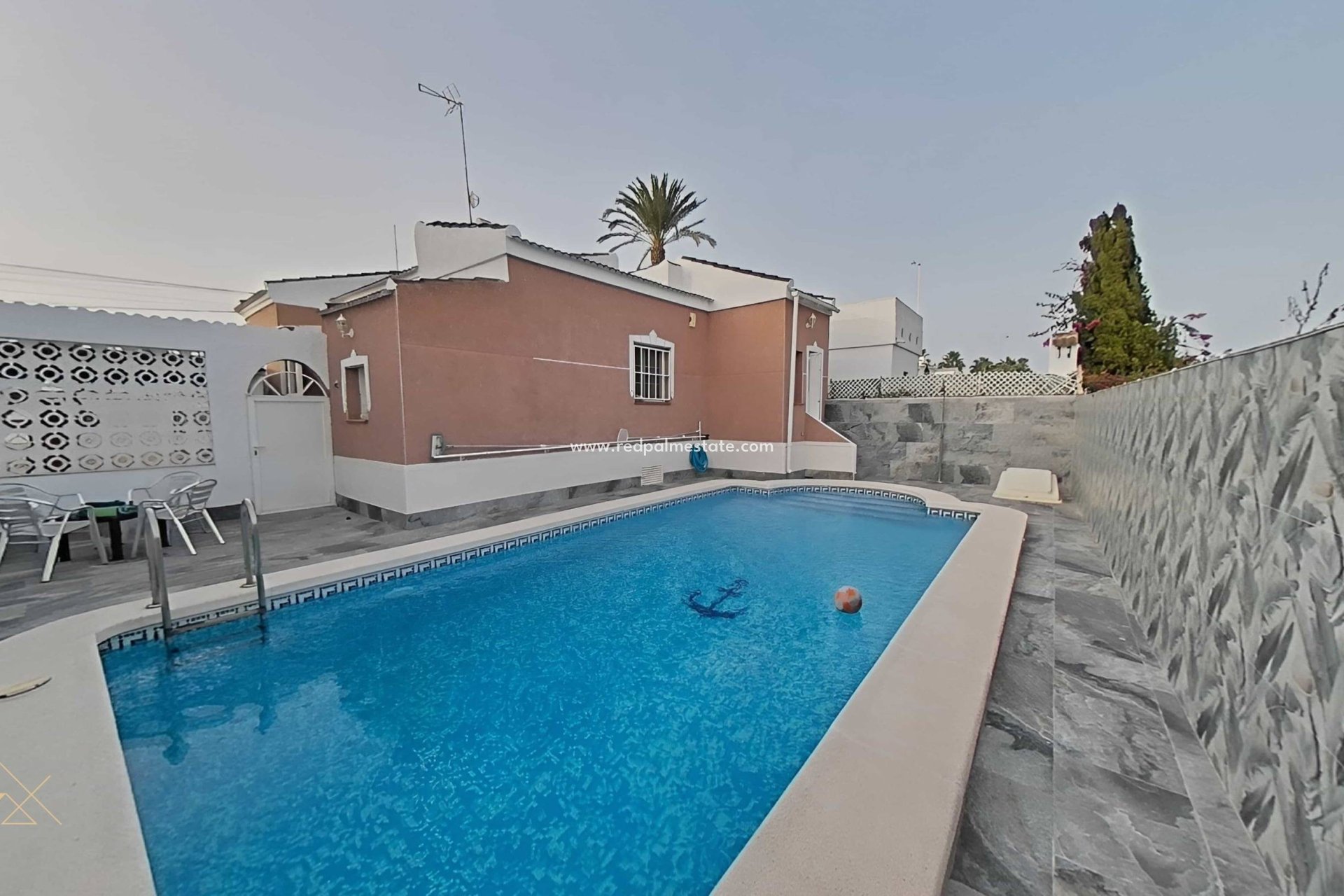 Återförsäljning - Villa -
Torrevieja - La Siesta - El Salado -  Torreta